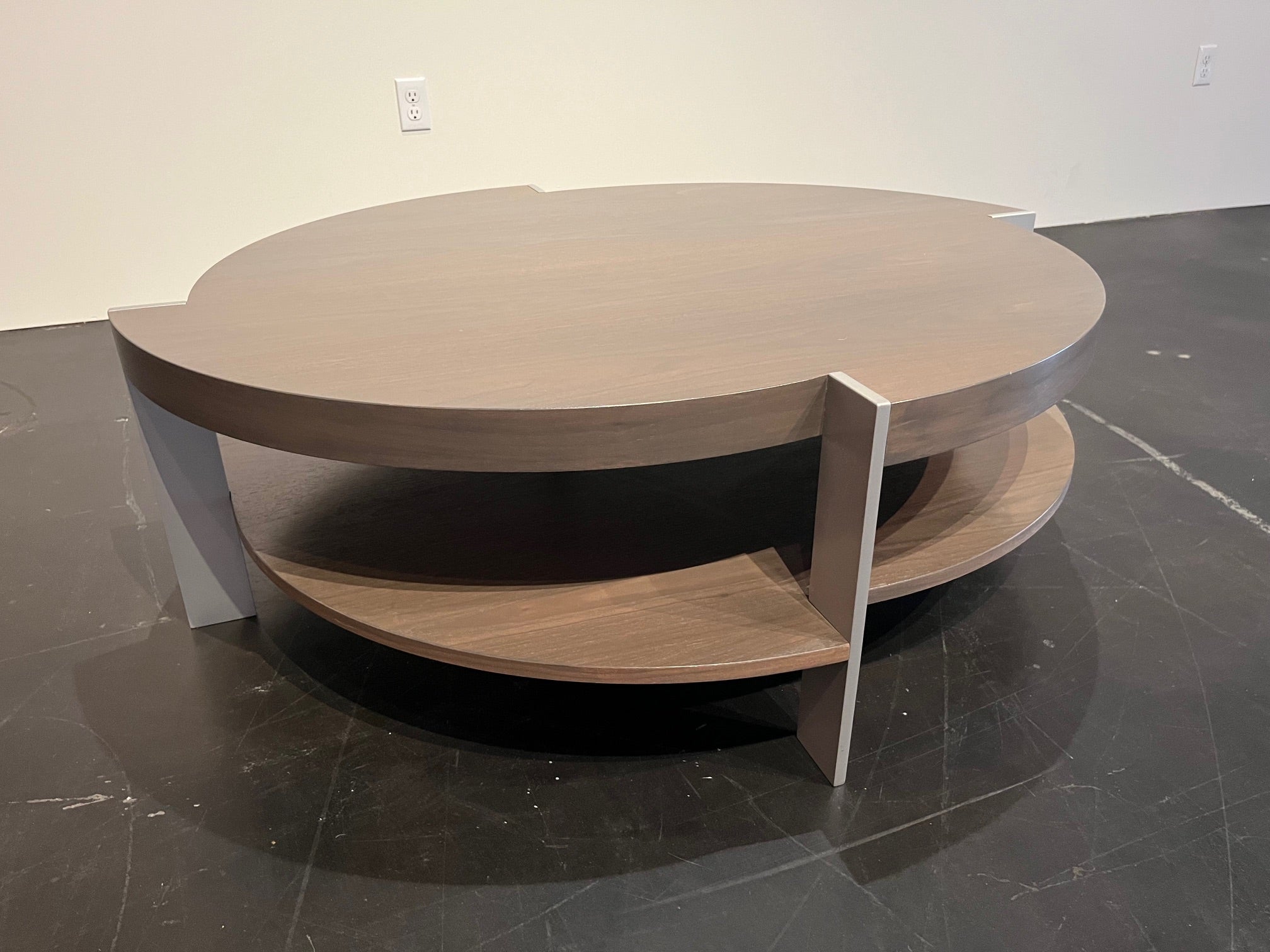 Mesa baja Antoine Proulx en Bueno estado para la venta en Seattle, WA