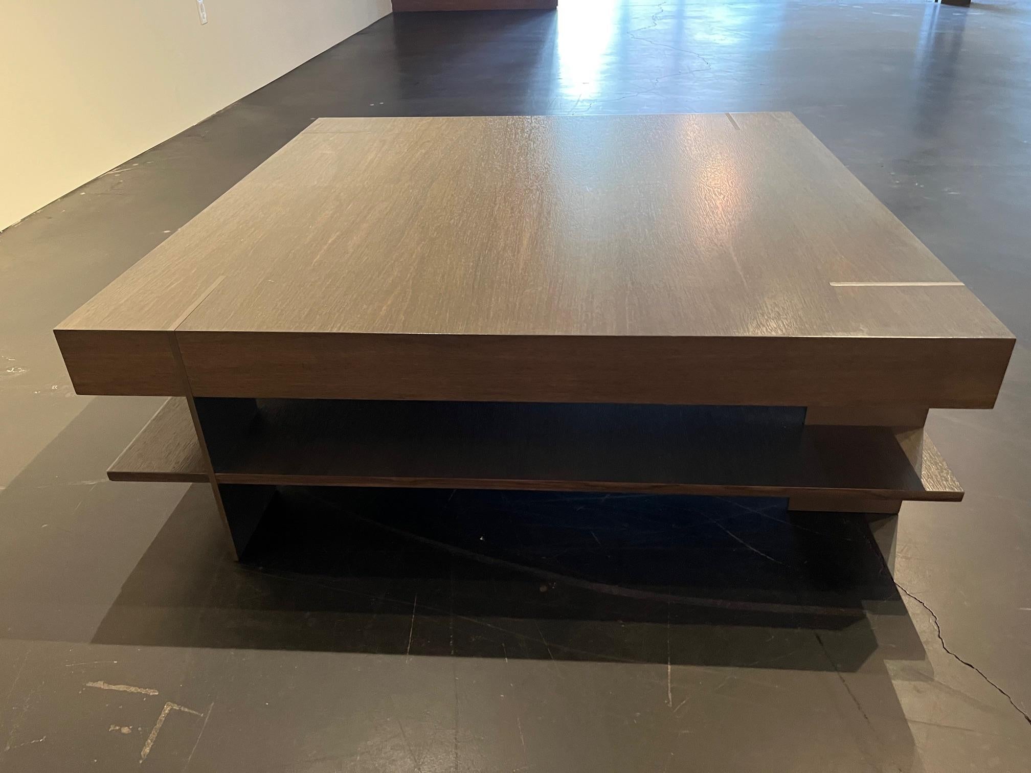 Mesa baja Antoine Proulx en venta 1