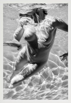 Carre Otis Undewater b&w - Nude with Sun Reflections, Fine Art photography, 2001