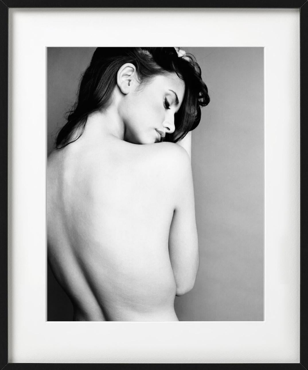 Penelope Cruz II - b&w photo of the nude actress, fine art photography, 1998 - Contemporary Photograph by Antoine Verglas