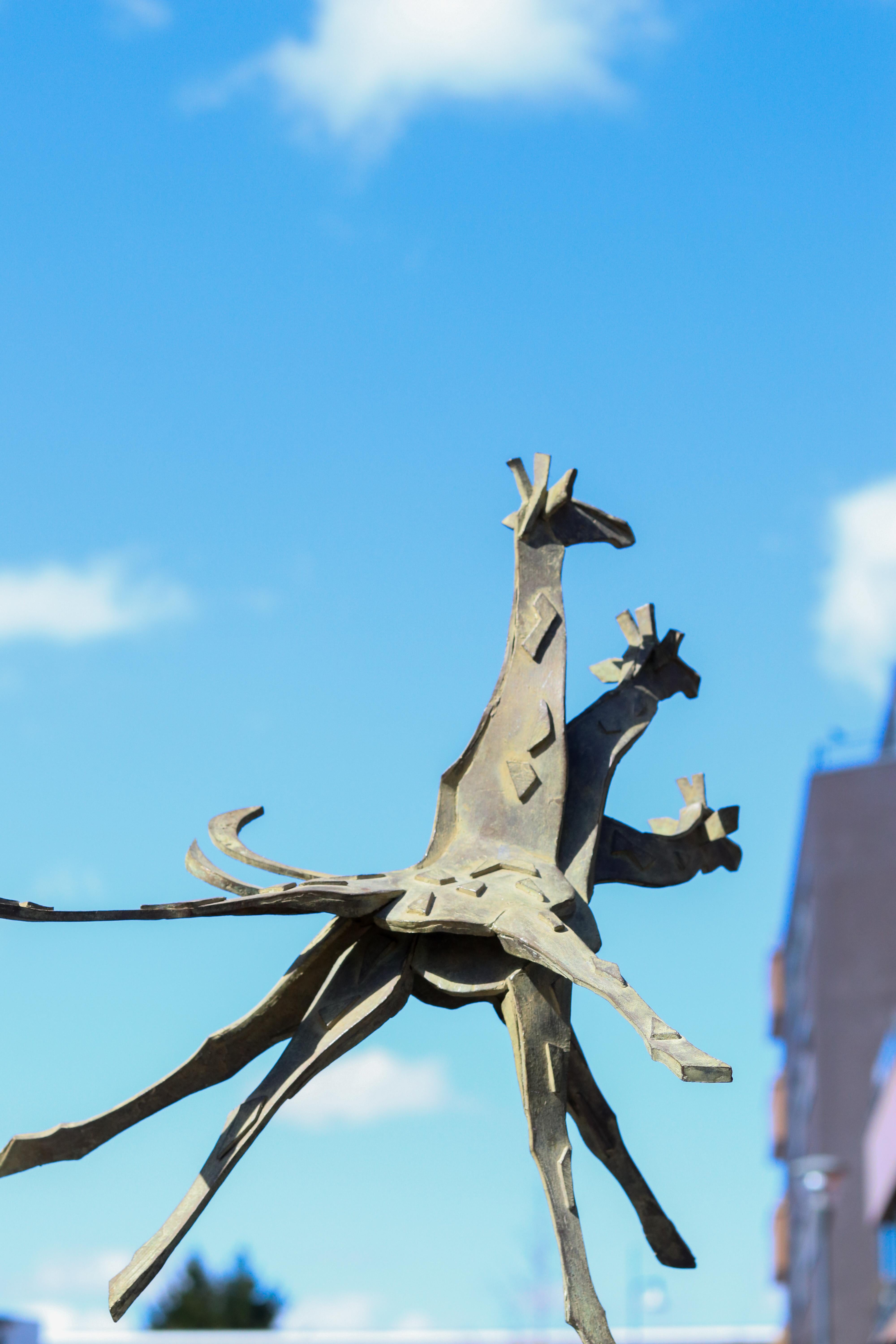 Giraffes - 21st Century Contemporary Bronze Sculpture by Antoinette Briet For Sale 10