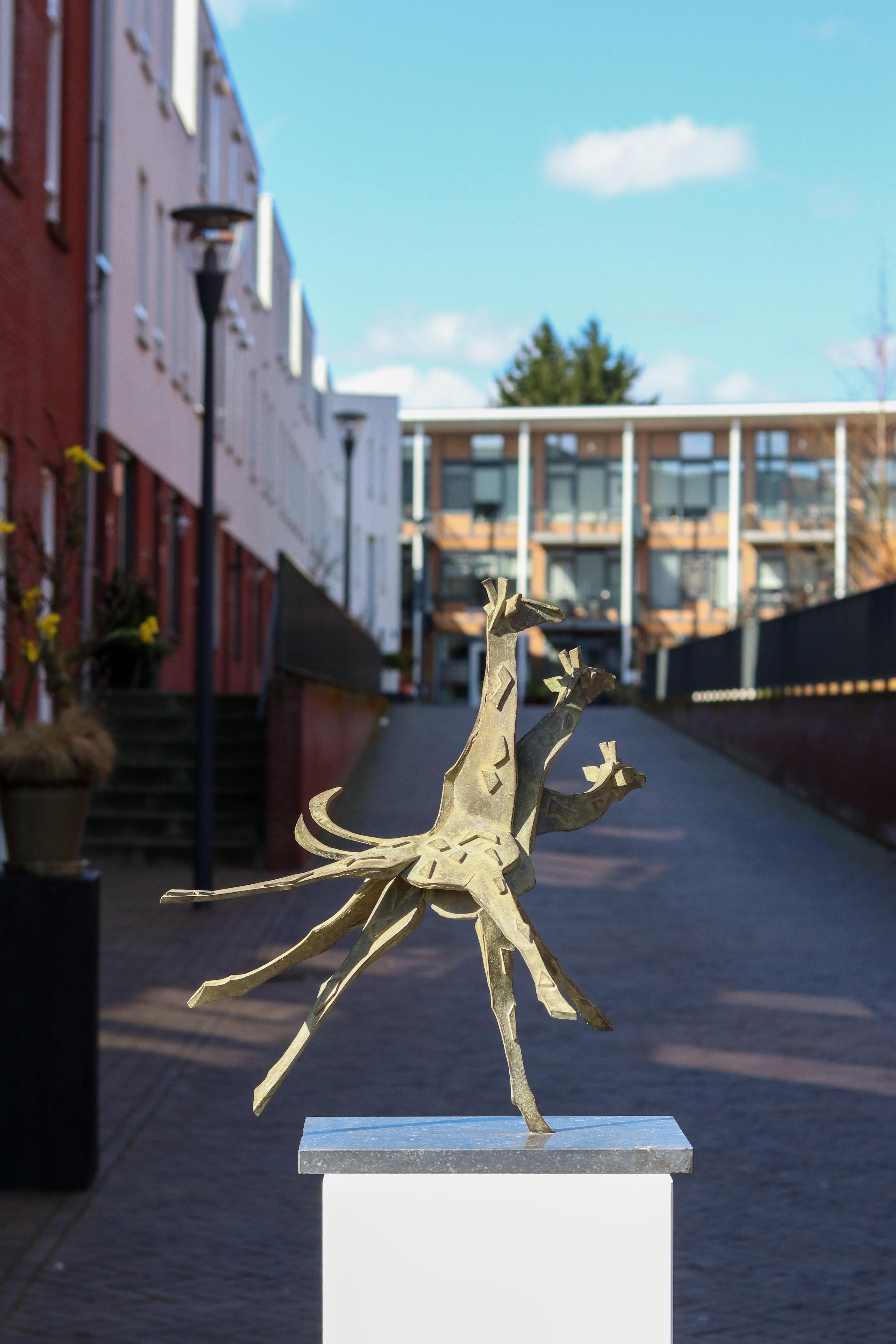 Giraffes - 21st Century Contemporary Bronze Sculpture by Antoinette Briet For Sale 11