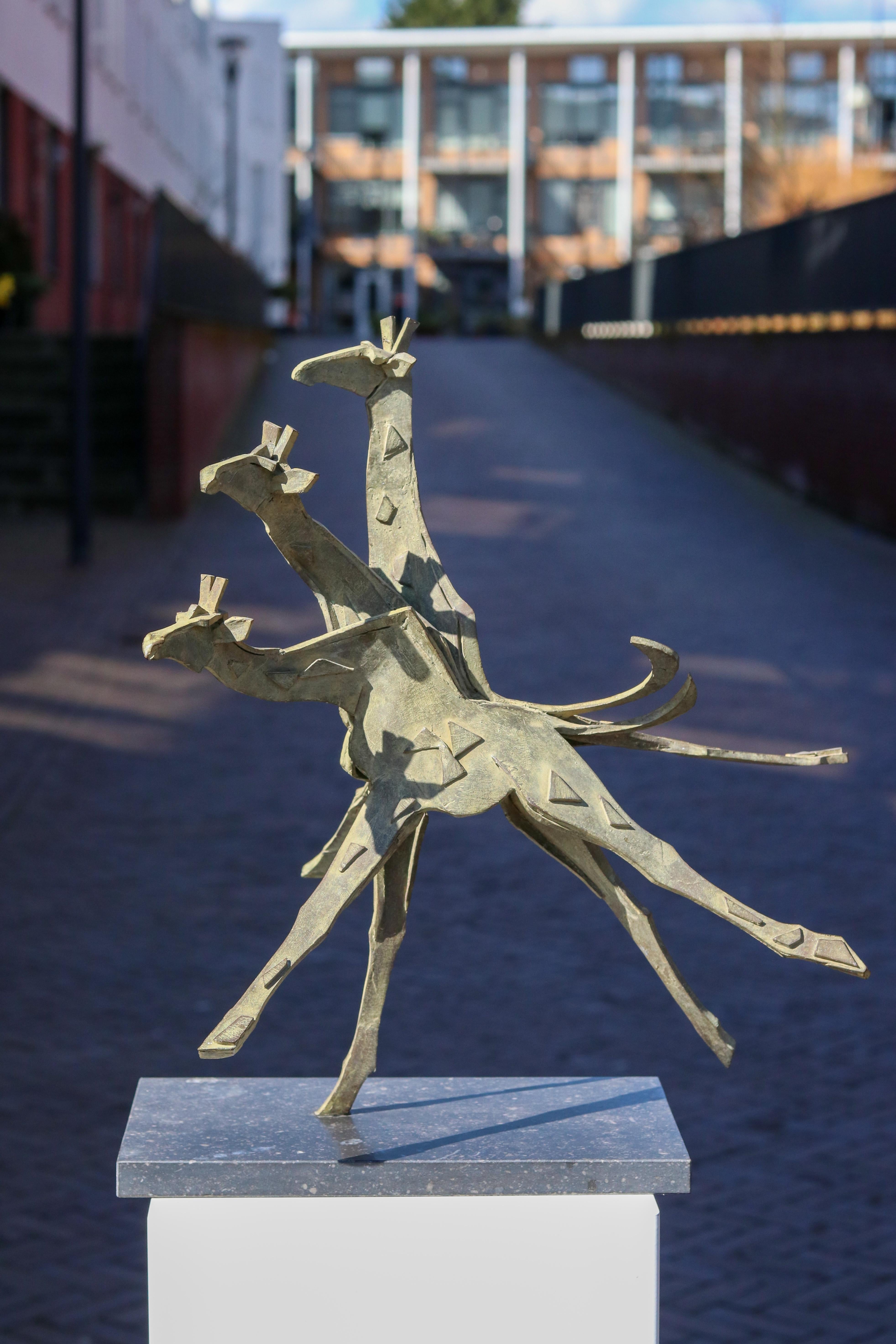 Giraffes - 21st Century Contemporary Bronze Sculpture by Antoinette Briet For Sale 5