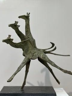 Giraffe - Scultura contemporanea in bronzo del XXI secolo di Antoinette Briet