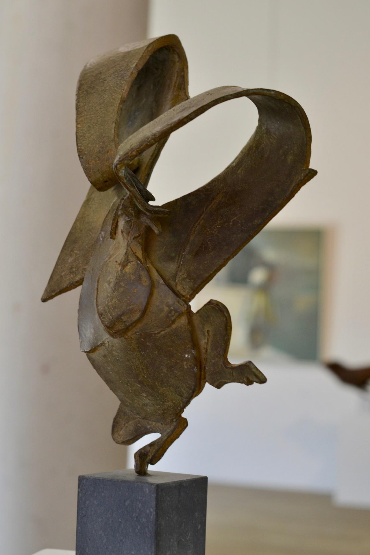 Yes! - 21st Century bronze animal sculpture of a orangutan