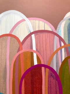 « Red Bluff Hills » - Peinture de paysage contemporaine colorée en techniques mixtes sur toile