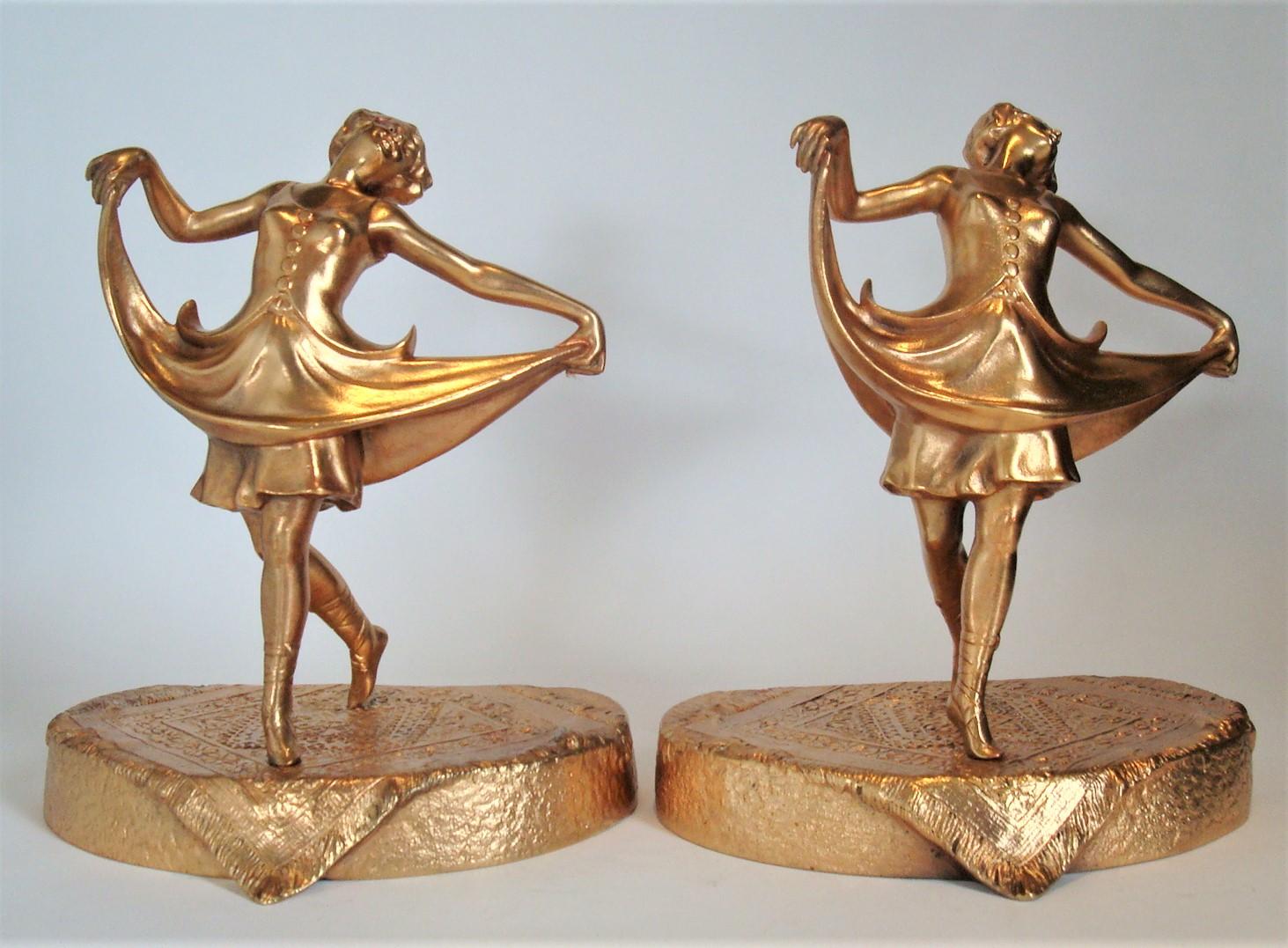 Autrichien Serre-livres d'une danseuse de ballet Anton Chotka en bronze doré, Autriche, vers 1900 en vente