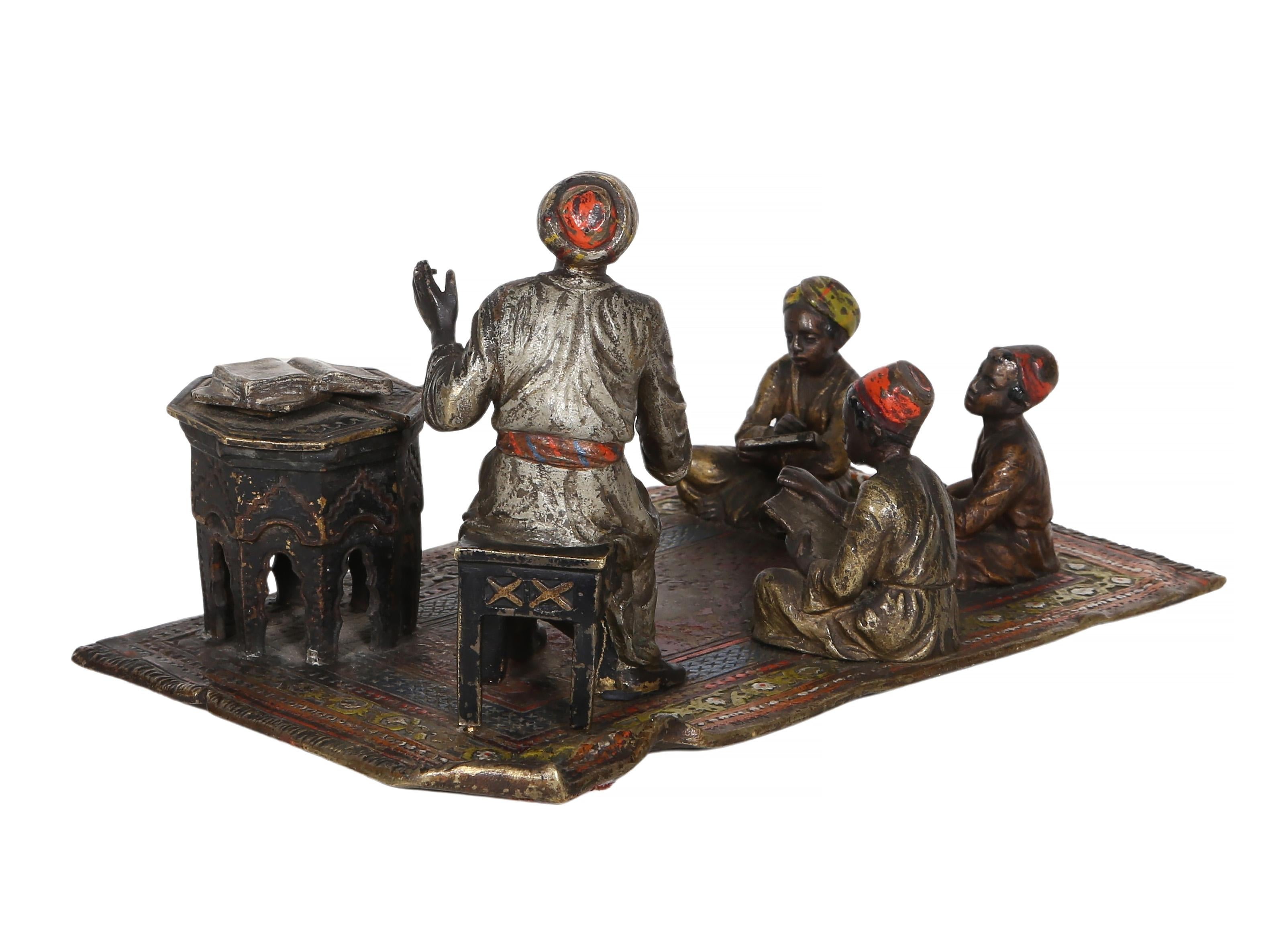 Insegnante di Corano con alunni, scultura orientalista in bronzo di Anton Chotka in vendita 1