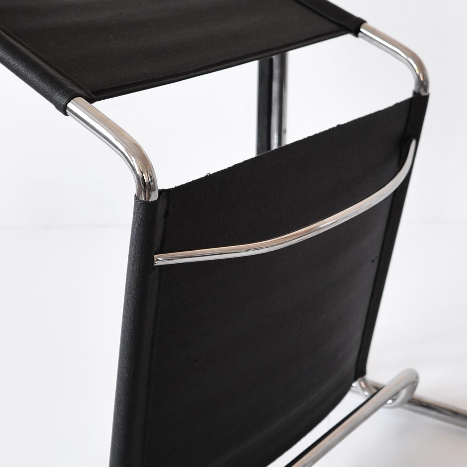 Anton Lorenz Tubular Steel Cantilever Club Chair KS 41 for Thonet, circa 1935 In Good Condition For Sale In Berlin, DE