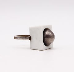 Anton Michelsen 1968 per Royal Copenhagen Anello geometrico in argento e porcellana