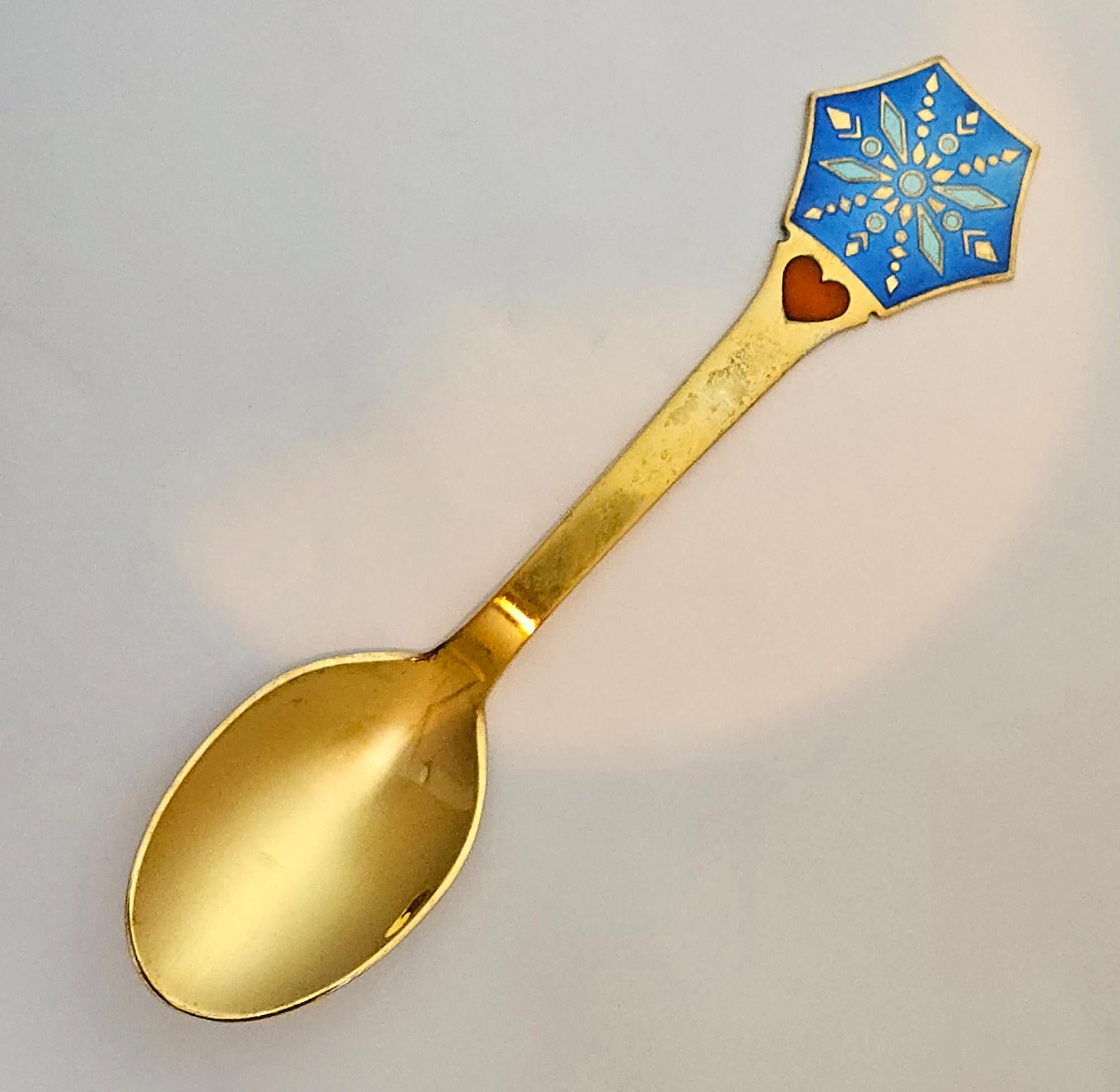 Cuillère de Noël en argent doré d'Anton Michelsen pour 1976 en vente 4