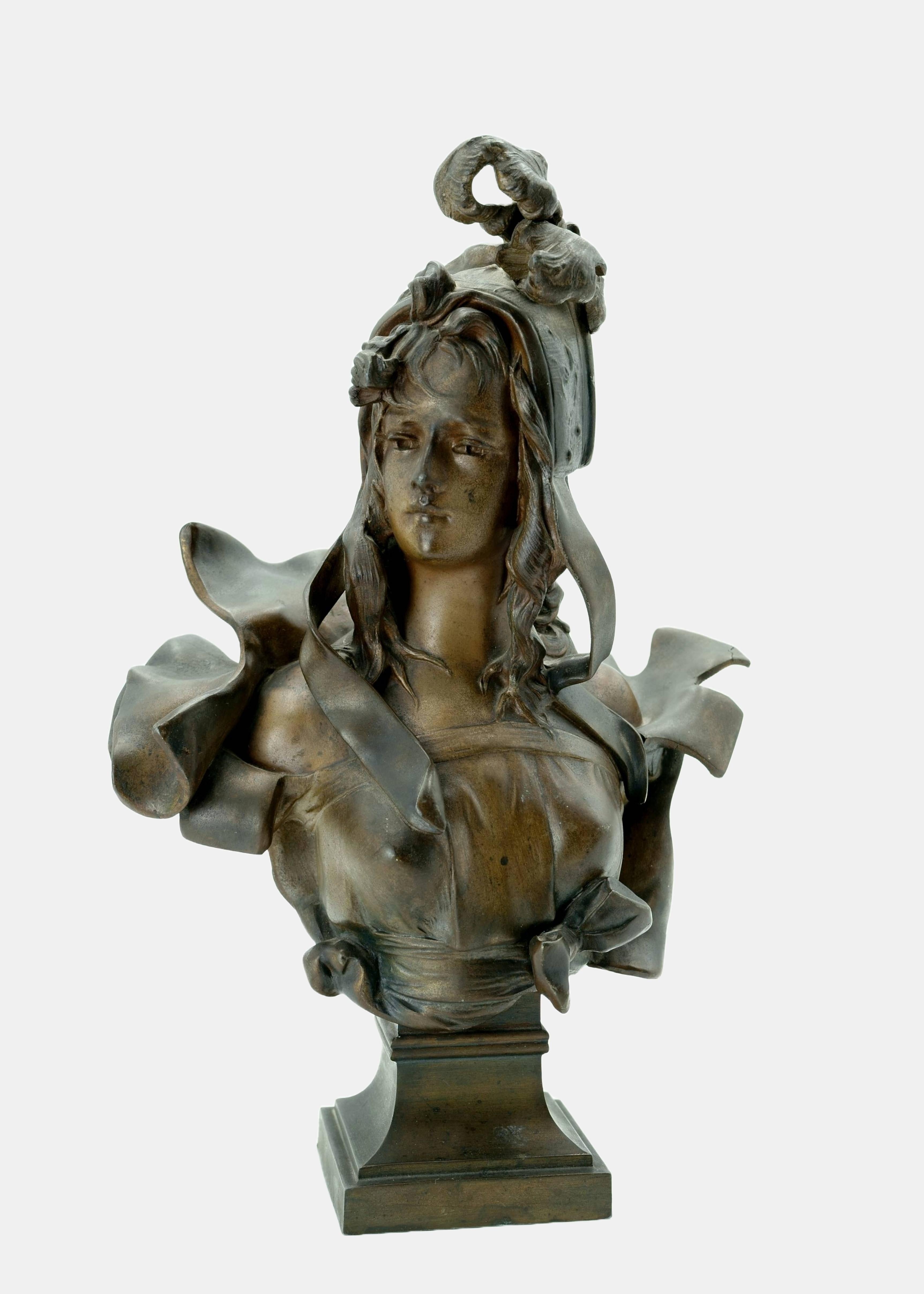 Buste of a young woman / - The Opulence of Beauty - en vente 5
