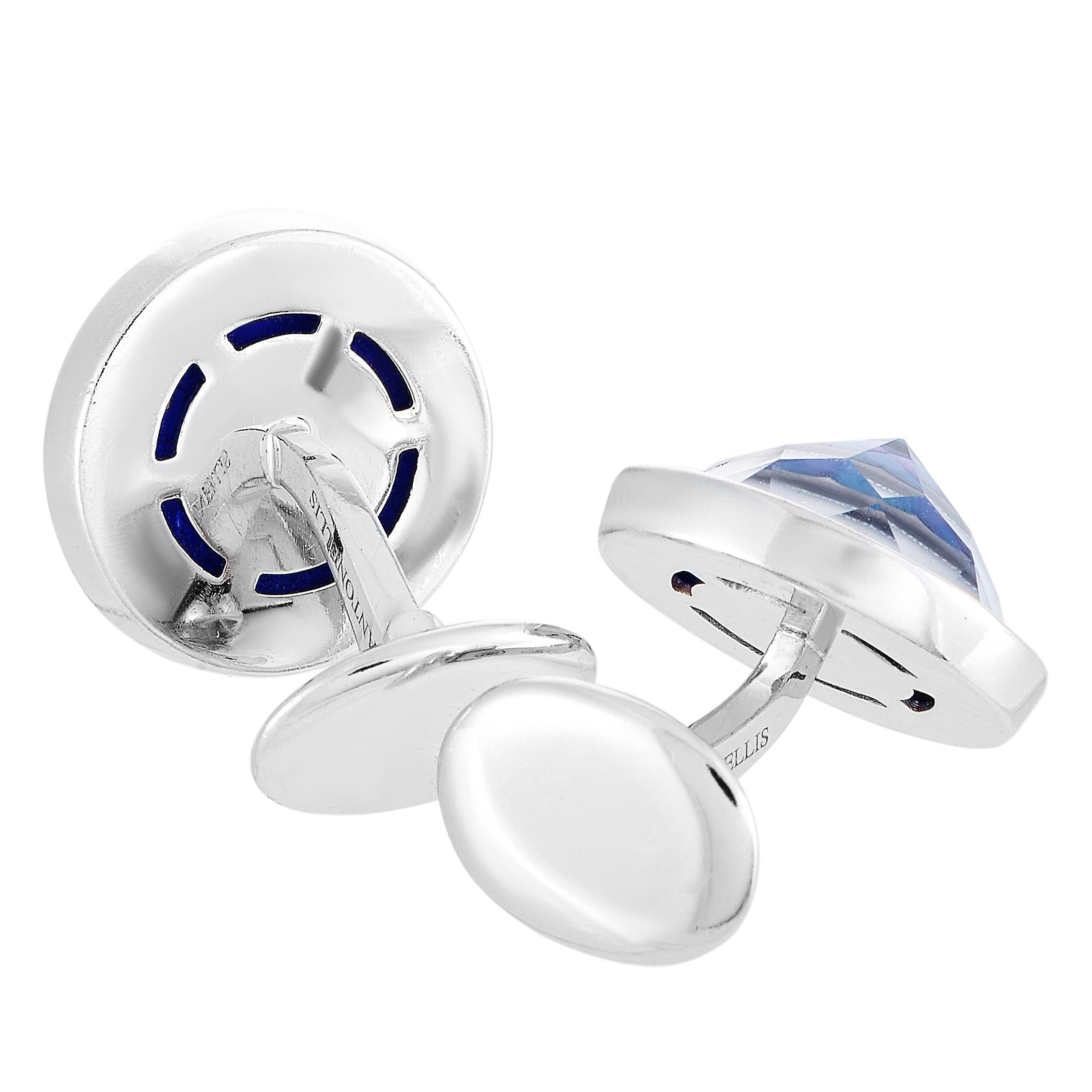 These Antonellis cufflinks are made out of 18K white gold and mother of pearl and each of the two weighs 8 grams. The cufflinks measure 0.65” in length and 0.65” in width.
 
 The pair is offered in brand new condition and includes a gift box.