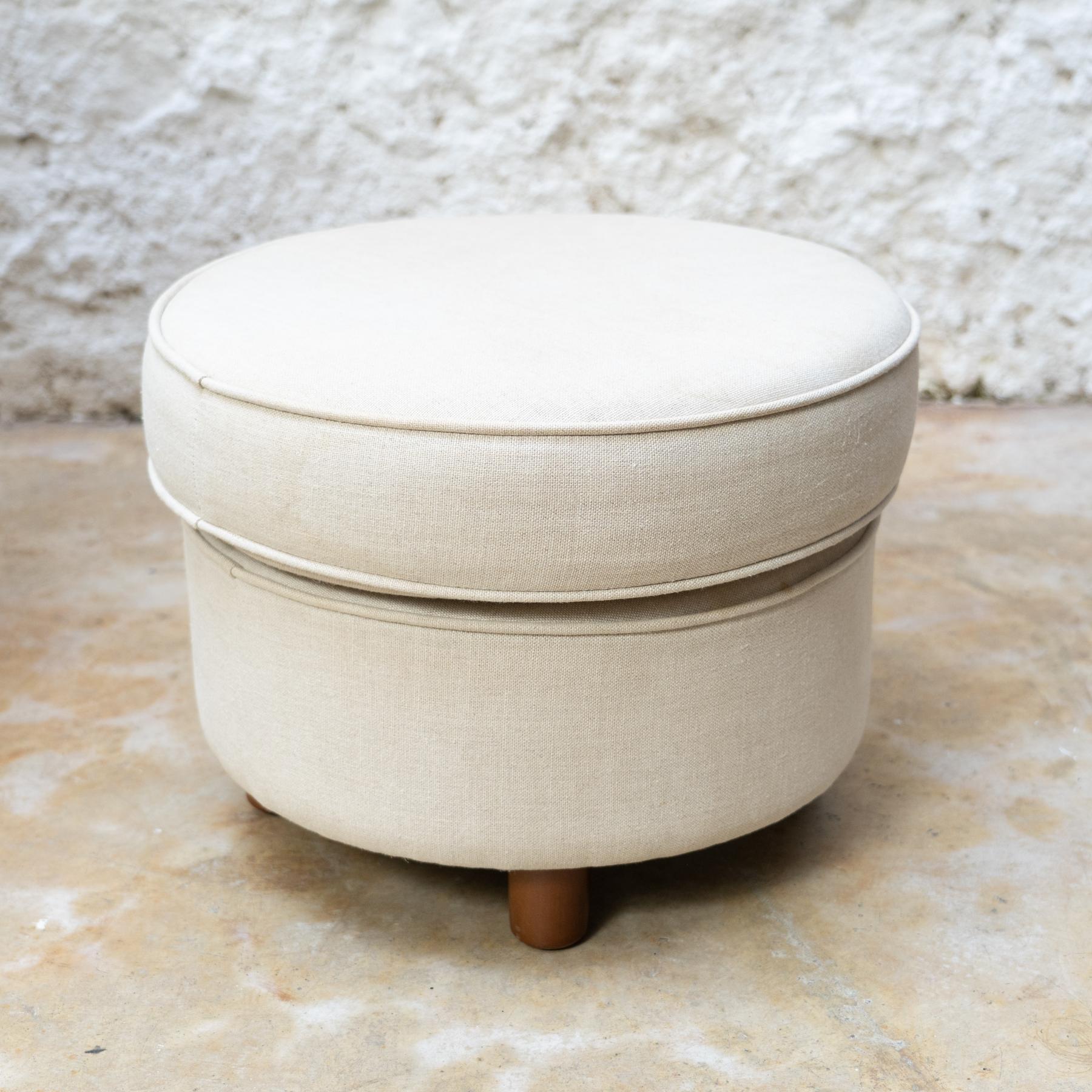 Antoni de Moragas Armchair and Footstool by Santa & Cole For Sale 3