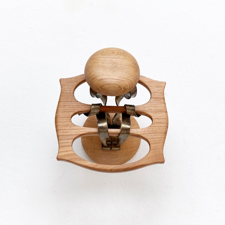 Calvet Hanger designed by Antoni Gaudí, 1903

Manufactured in 2019 made in Spain.

The Calvet Hanger. 

An originaldesign by Antoni Gaudí dating back to 1903 and possibly the

Smallest piece the architect ever made. 

 Re-edited piece,