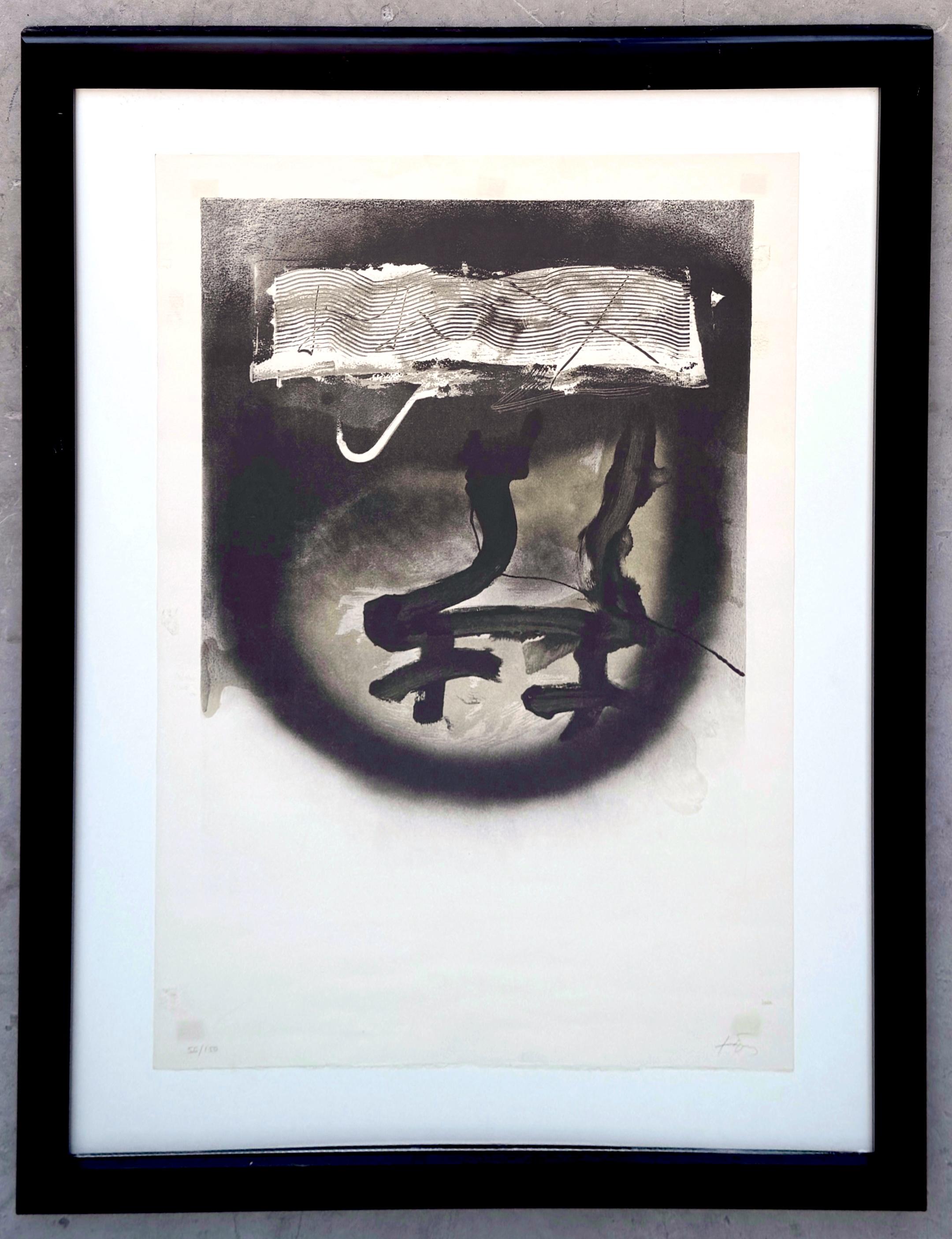 Antoni Tàpies, I.L.A. Exposición Tápies 1983 Lithographie, 56/150

I.L.A. Exposición Tàpies, une lithographie de 1983 du célèbre artiste espagnol Antoni Tàpies (1923-2012). Cette pièce en édition limitée est numérotée 56/150 et mesure 35 pouces de
