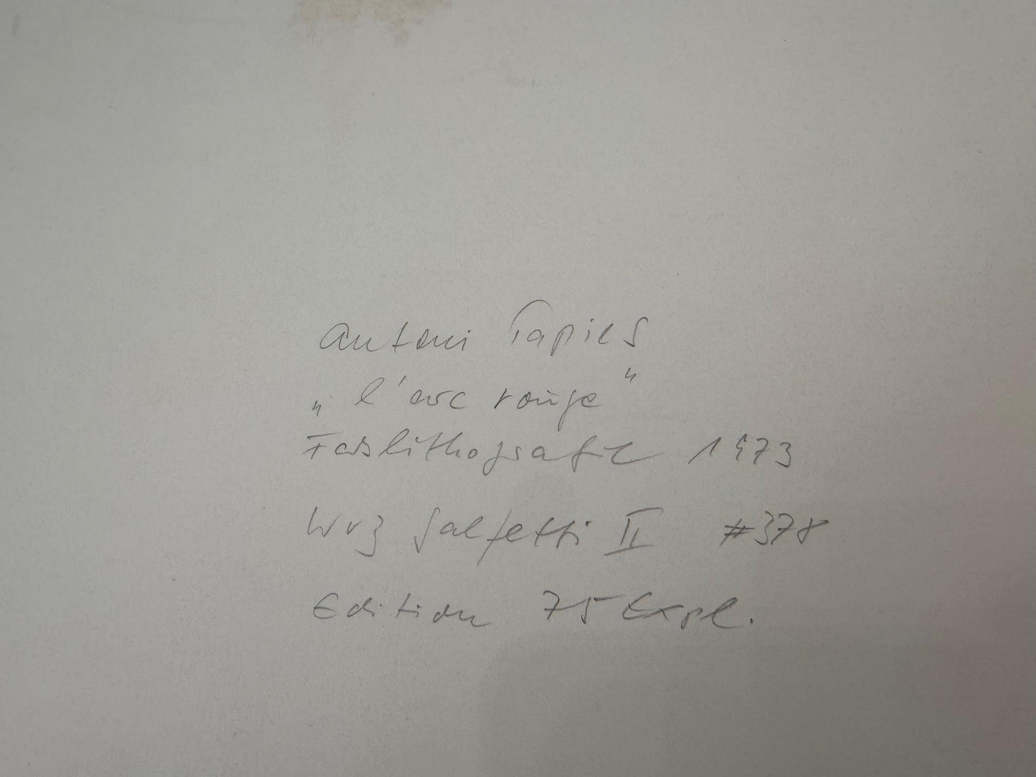 L'arque rouge - abstraktes, modernes Werk von Antoni Tàpies Informel art im Angebot 8