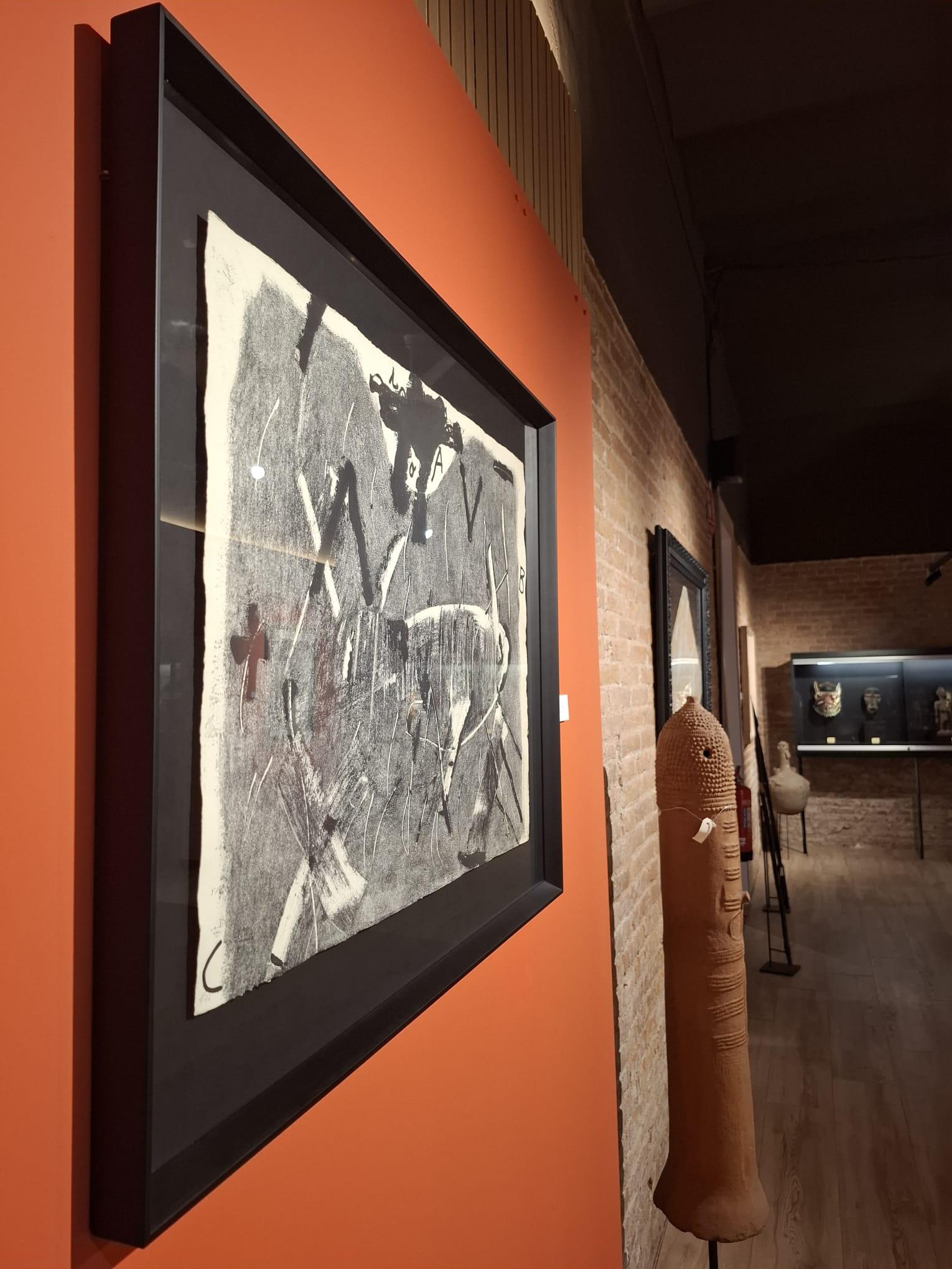 Negre i Gris - Abstract Print by Antoni Tàpies