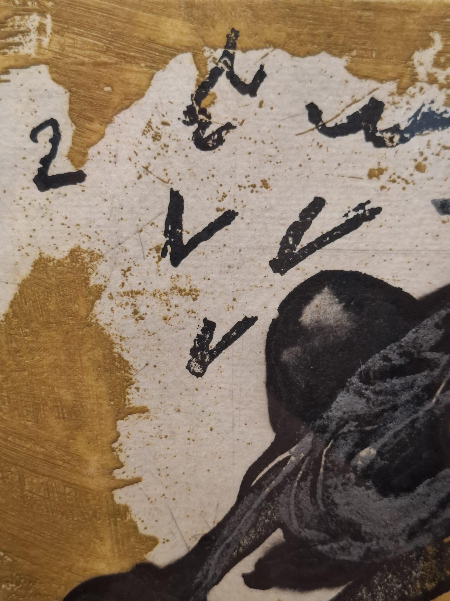 Sabata i ocre - Marron Abstract Print par Antoni Tàpies