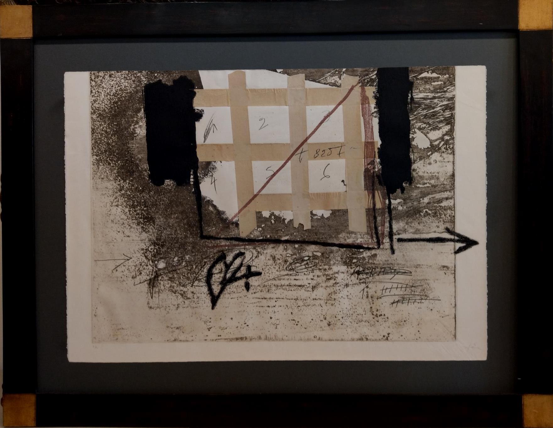 Tapies 10  Inciso con collage di plastica e stampaggio policromo astratto - Print Astratto di Antoni Tàpies