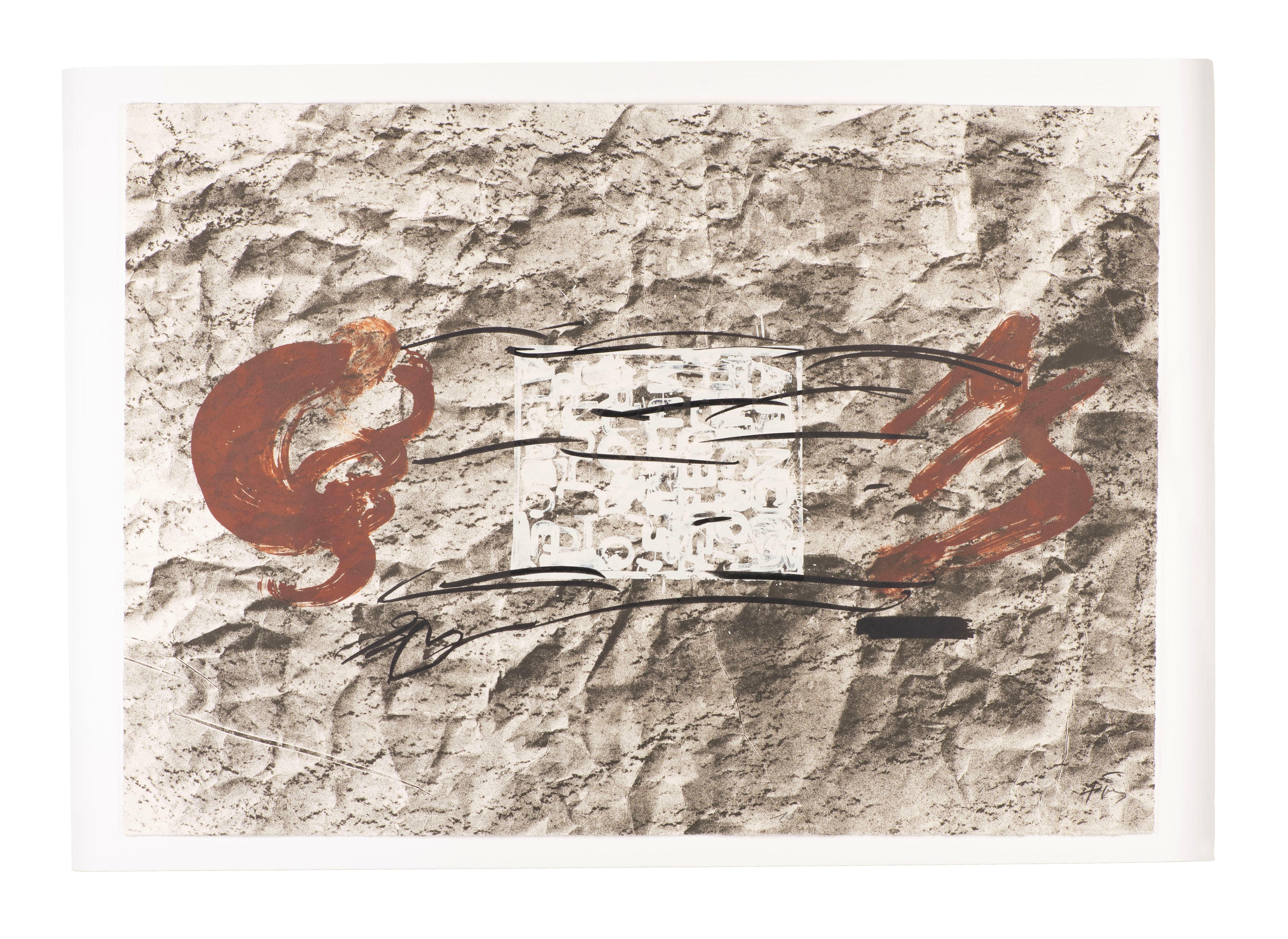Antoni Tàpies a combiné de riches préoccupations conceptuelles avec des expérimentations matérielles et des échelles monumentales. Son œuvre a été influencée par les premiers modernistes, notamment Paul Klee et Joan Miró, et par des artistes de