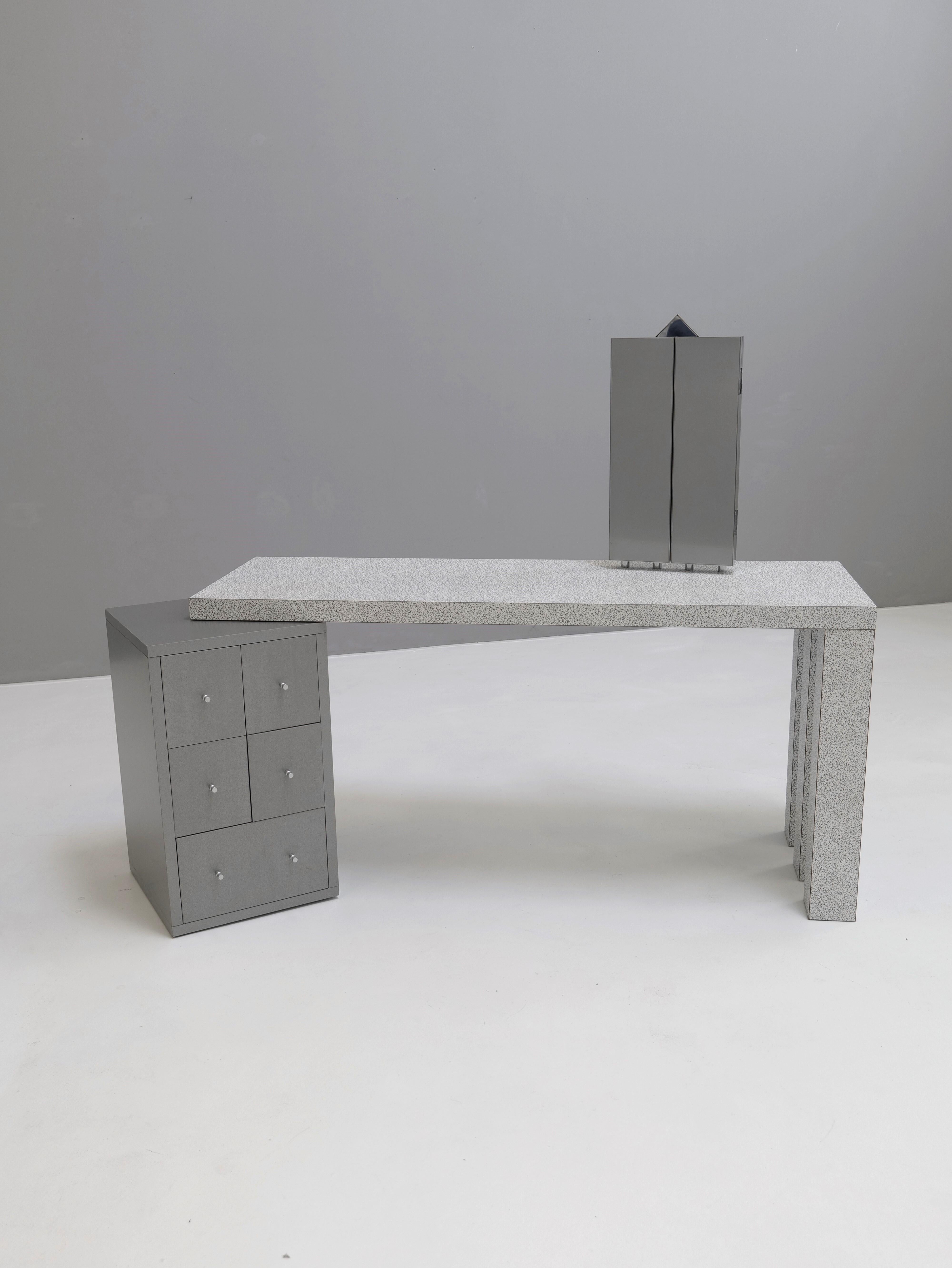 Postmoderne Antonia Astori, coiffeuse mod. Dione pour Driade, 1984 en vente
