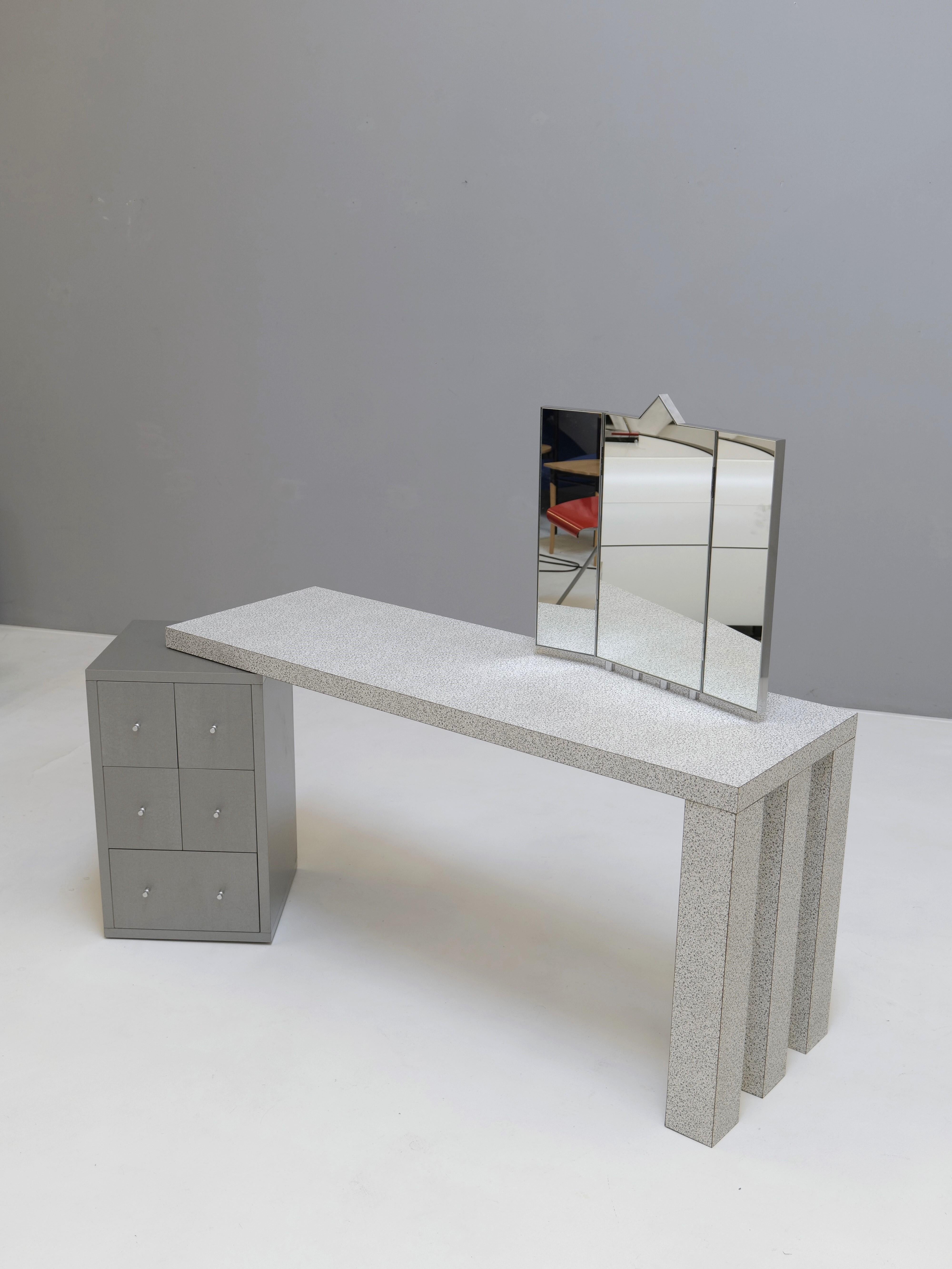 Fin du 20e siècle Antonia Astori, coiffeuse mod. Dione pour Driade, 1984 en vente