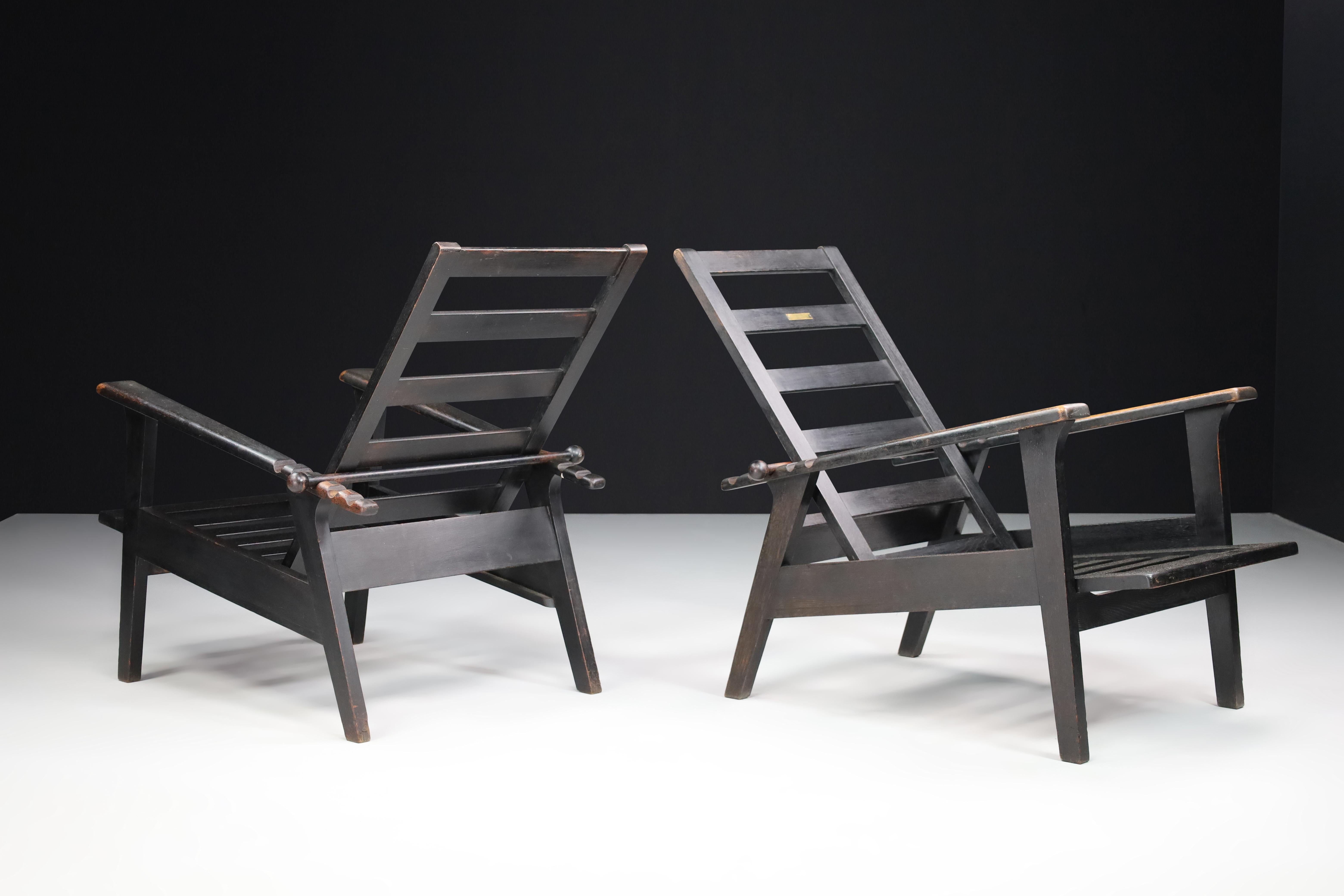 Antonin Heytum verstellbare Sessel aus Eiche, Praque 1930s

Zwei originale verstellbare Sessel aus Eichenholz, entworfen von Antonin Heytum in den 1930er Jahren. Diese Sessel sind in einem ausgezeichneten Originalzustand mit einer fantastischen