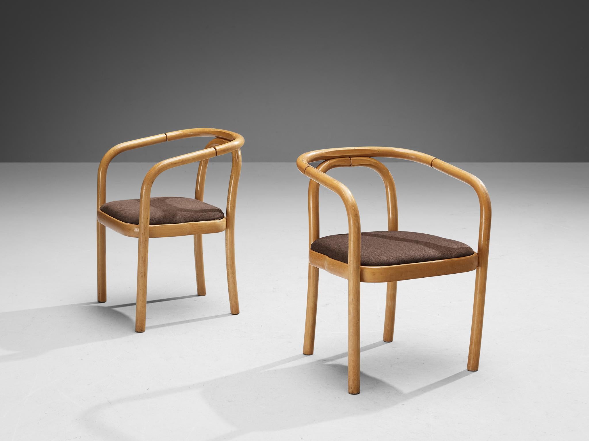 Postmoderne Ensemble de huit fauteuils en tissu beige Antonin Suman pour Ton en vente