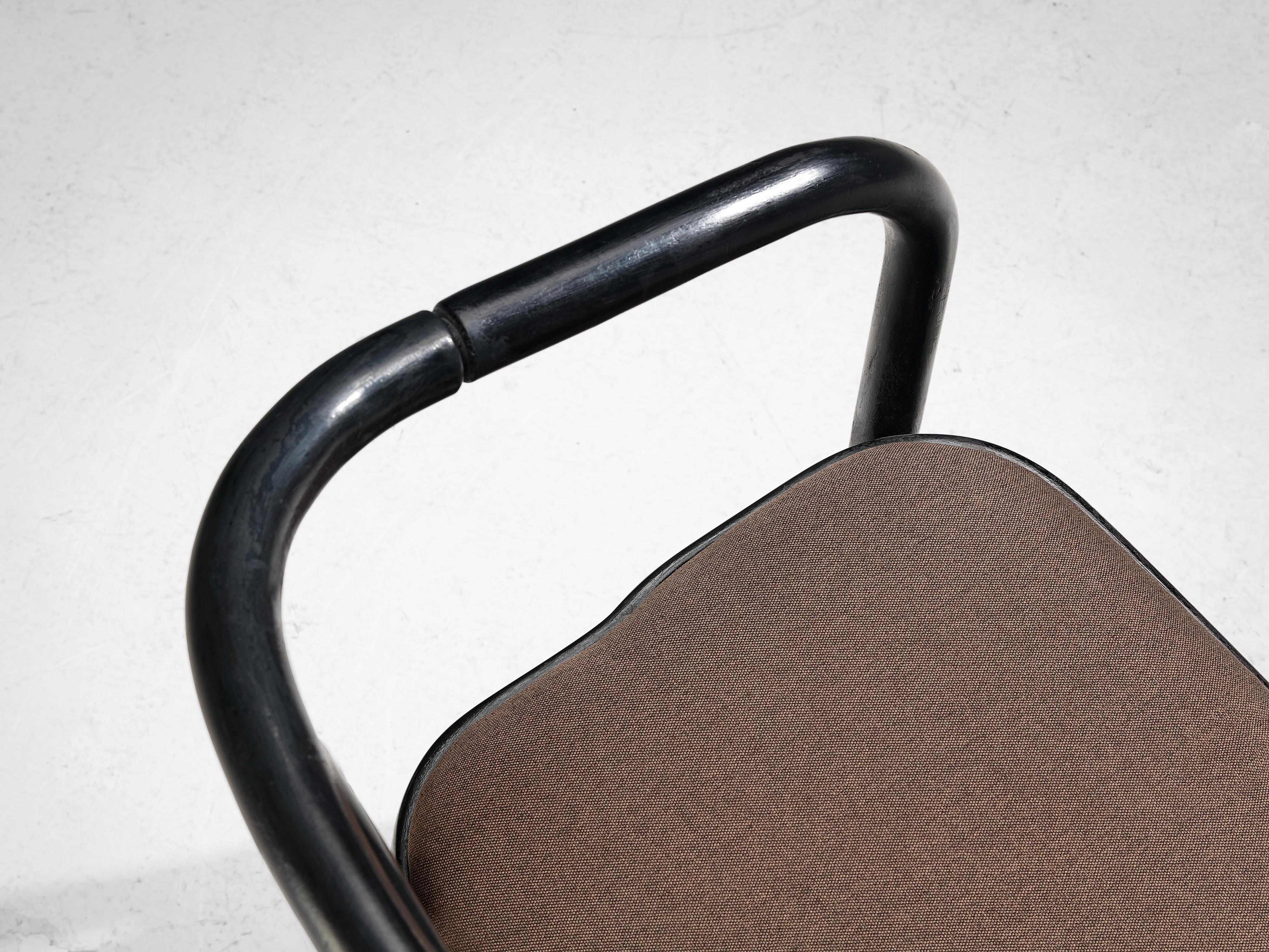 Antonin Suman pour TON Ensemble de six fauteuils en bois laqué noir  en vente 2