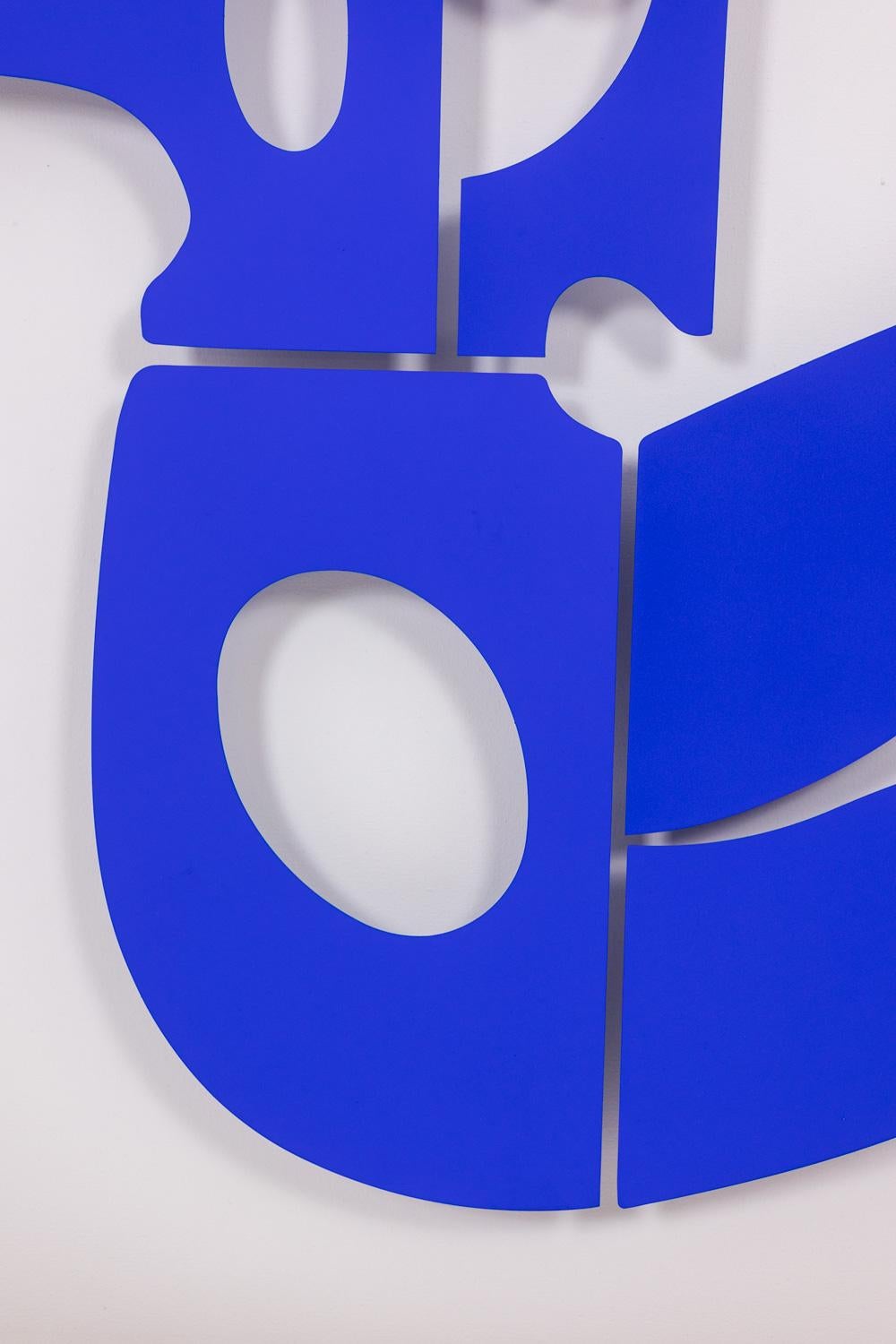 Antonine de Saint Pierre Blue lacquered metal panel. Contemporary en Nuevo estado para la venta en Saint-Ouen, FR