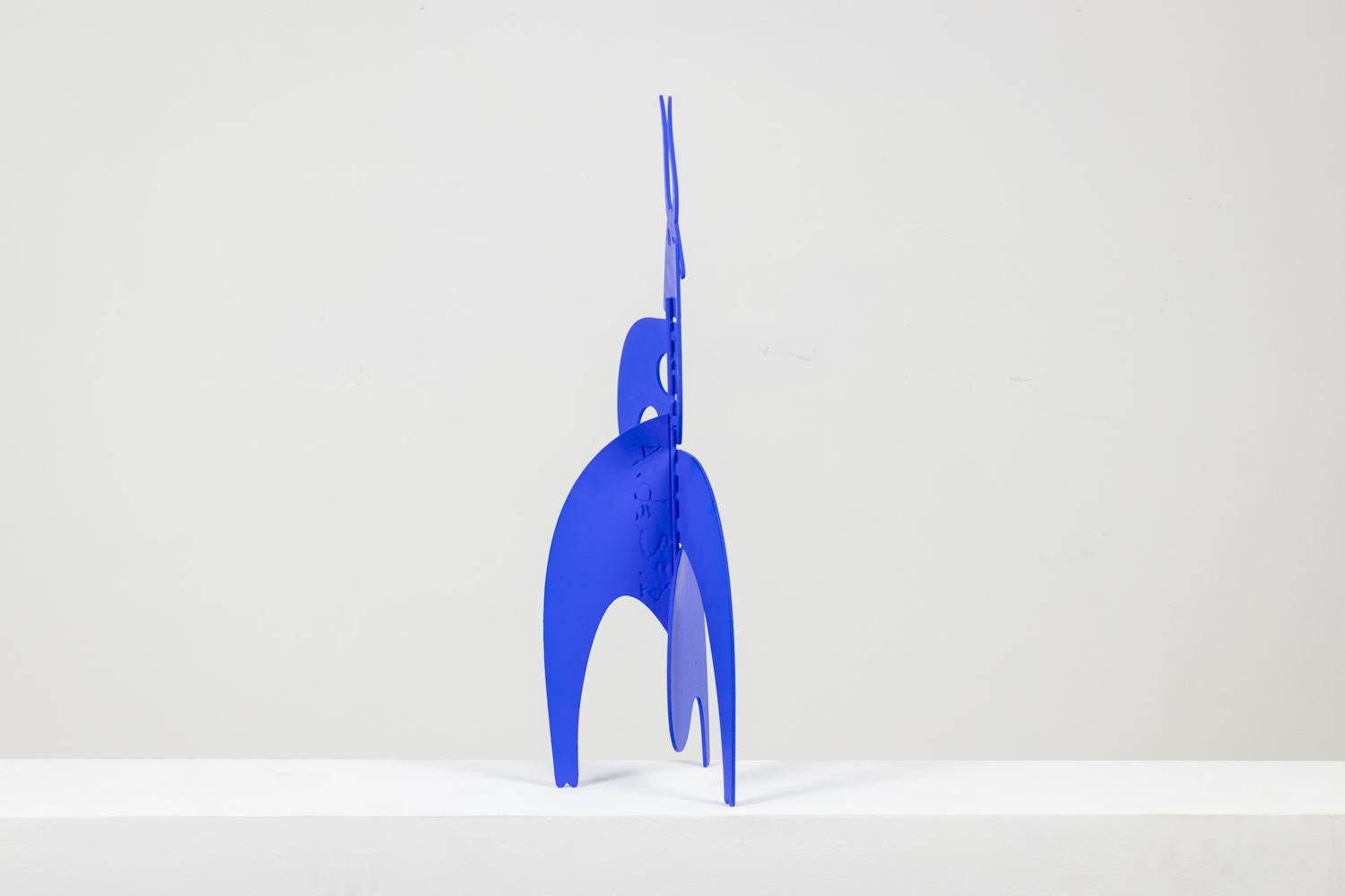 Laqué Antonine de Saint Pierre. Sculpture de Tauride bleue. Contemporain. en vente