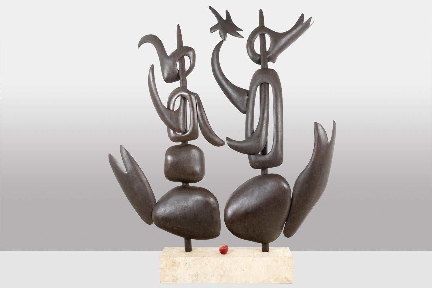 Antonine de Saint Pierre, unterzeichnet.

Skulptur aus gebogenem und oxidiertem Metall mit seinem rechteckigen Sockel aus Travertin.

Werk eines zeitgenössischen französischen Künstlers.

Abmessungen: H 228 x B 190 x T 30 cm

Referenz: LS62278160