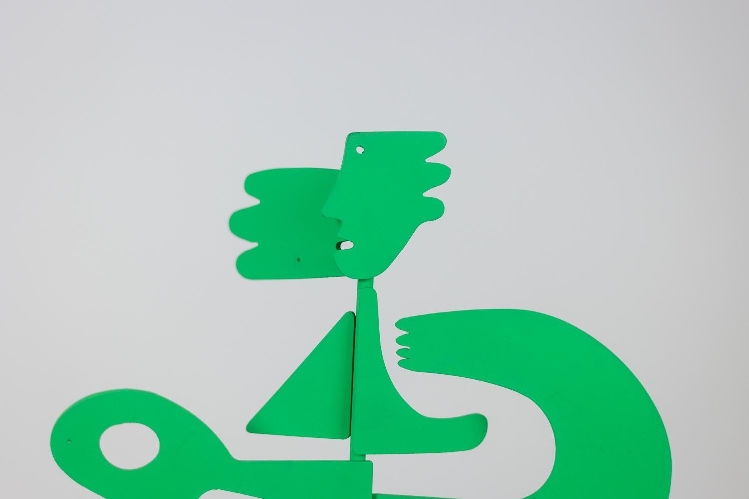 Metal Antonine de Saint Pierre. Green sculpture “Le baiser”. Contemporary. For Sale