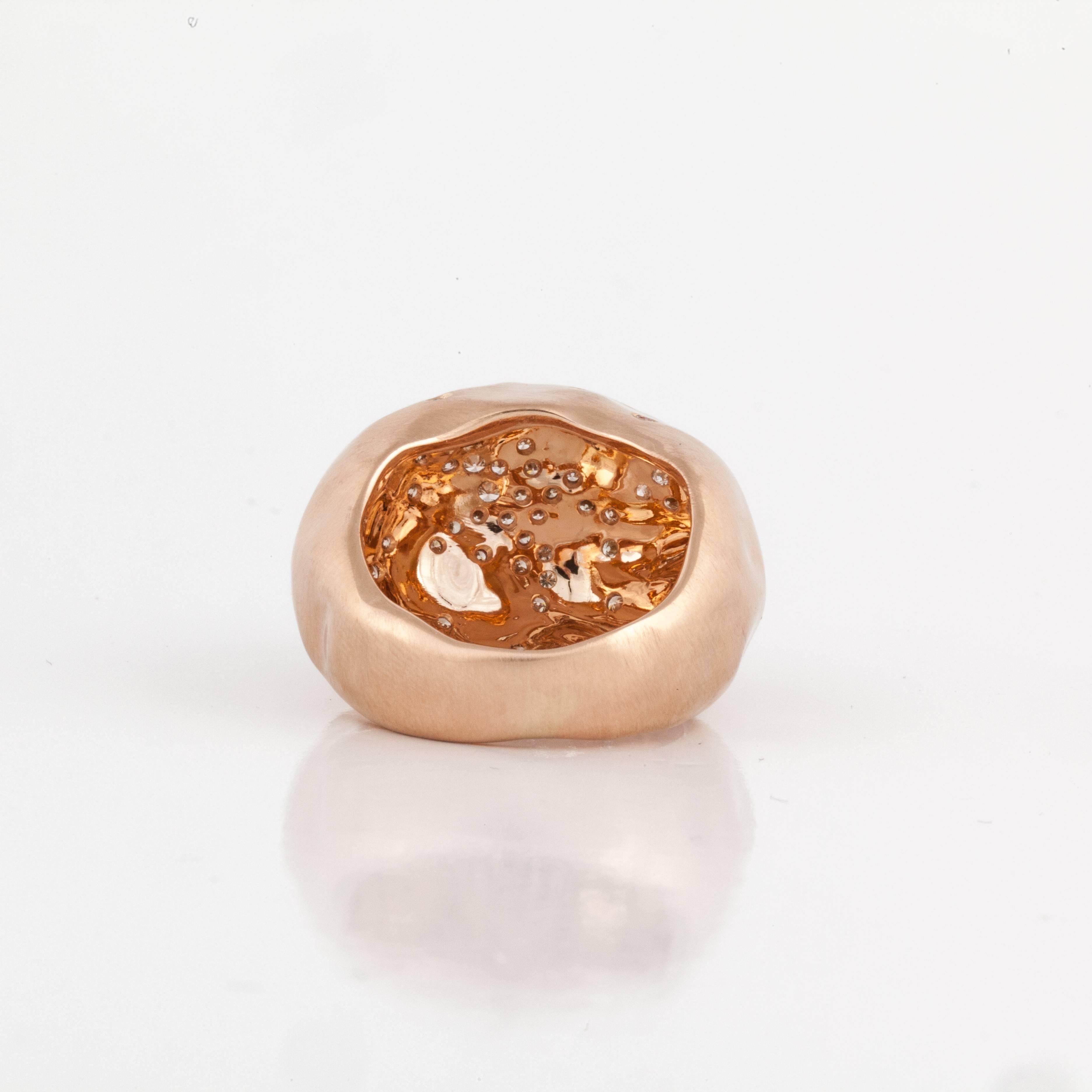 Donna Anello Antonini con cupola di diamanti in oro rosa 18 carati