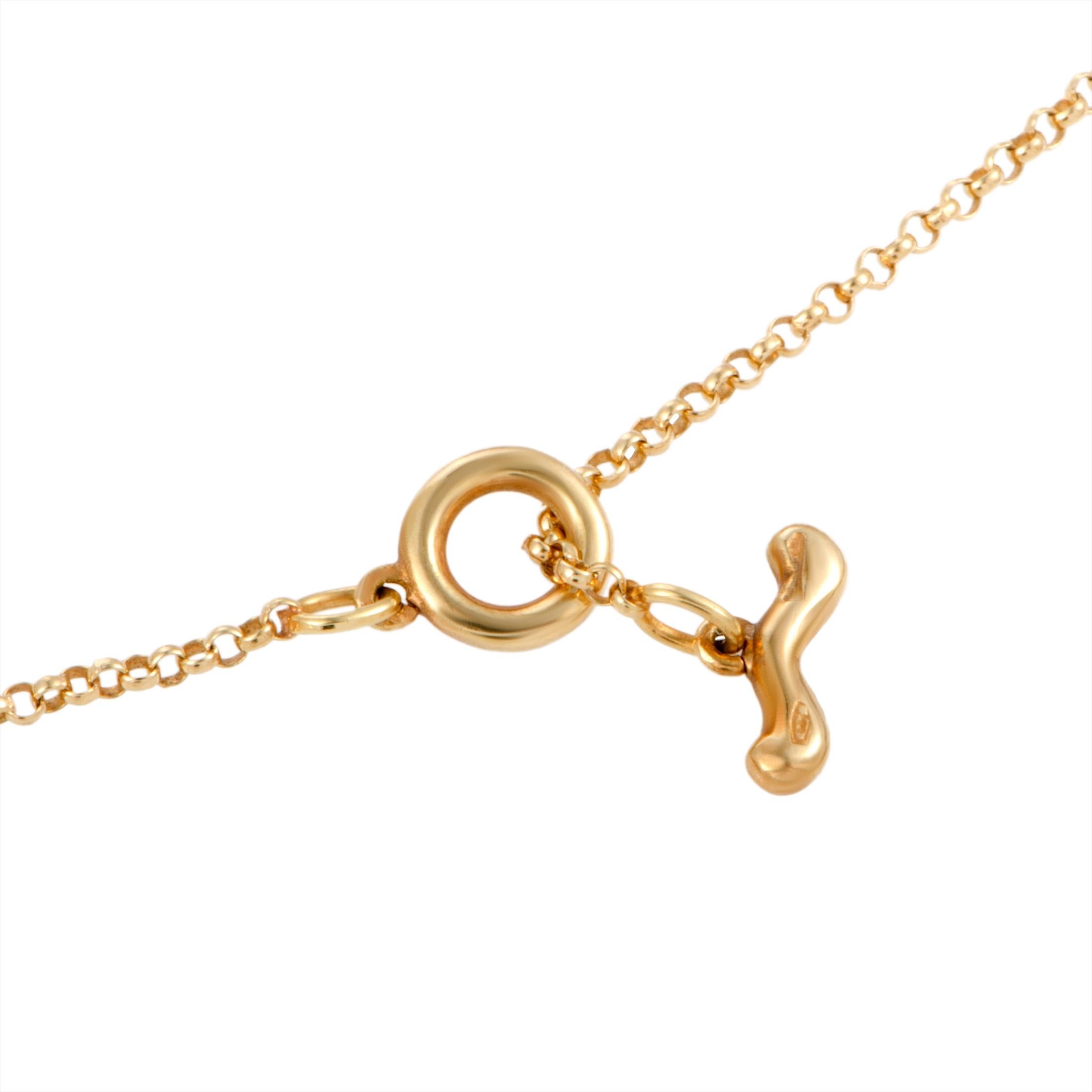 Add an attractive pop of color to your look with this gorgeous necklace that is presented by Antonini and designed in a splendidly elegant yet distinctly fashionable manner. The necklace is made of stylish 18K yellow gold and boasts a pendant set