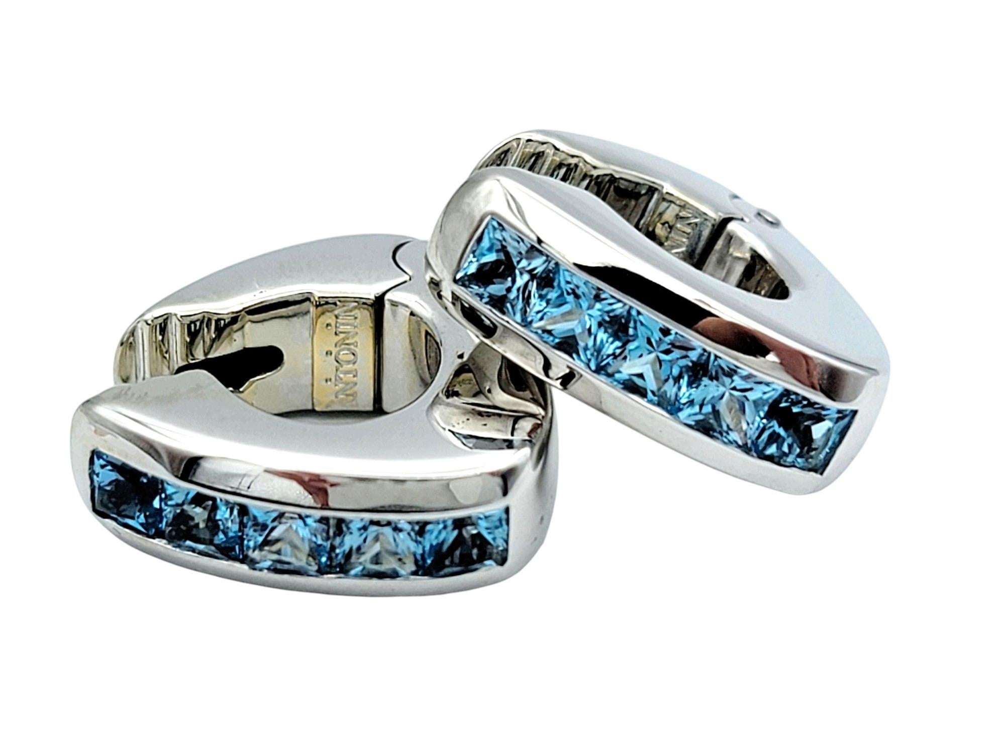 Taille carrée Antonini, boucles d'oreilles créoles Huggie en or blanc 18 carats avec topaze bleue carrée en vente
