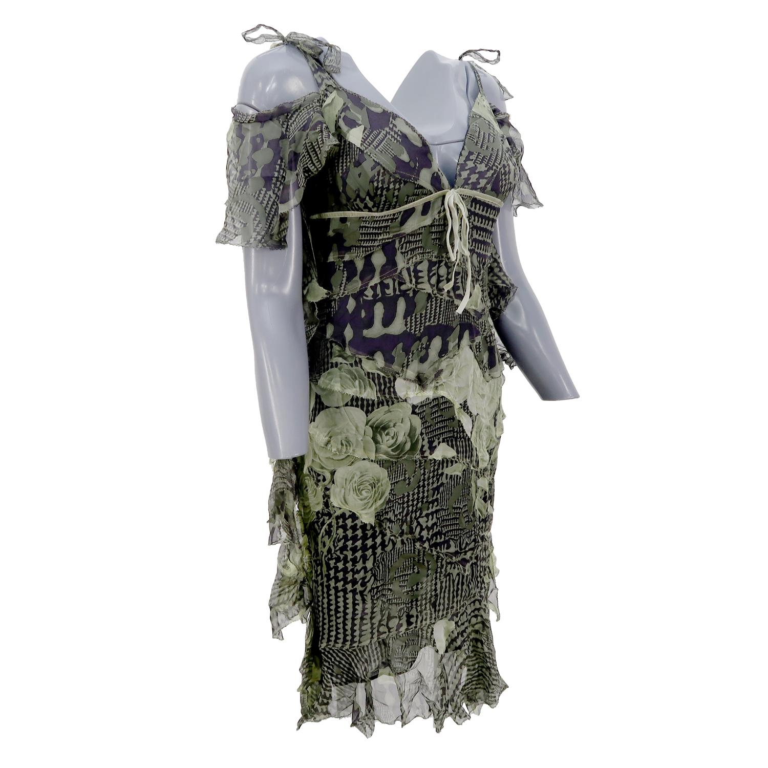 Despite being born in the UK, Antonio Berardi’s roots are Sicilian ones, explaining his love of drama and femininity. This gorgeous silk dress, which mixes a variety of prints and motifs, fuses military tones with romantic roses and graphic
