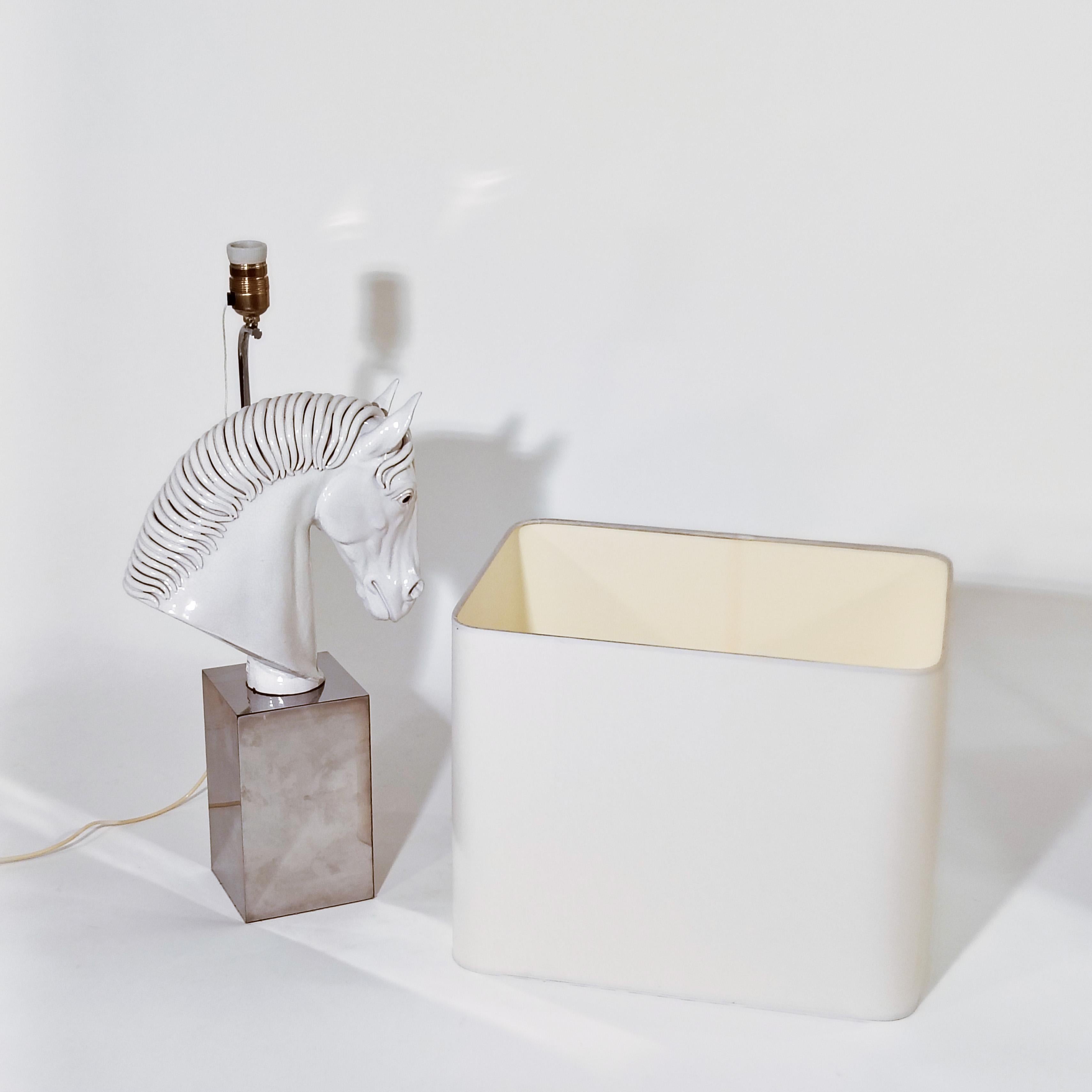 Antonio Campuzano. Lampe de table sculpture de cheval en céramique faite à la main, Espagne, années 1970 en vente 12