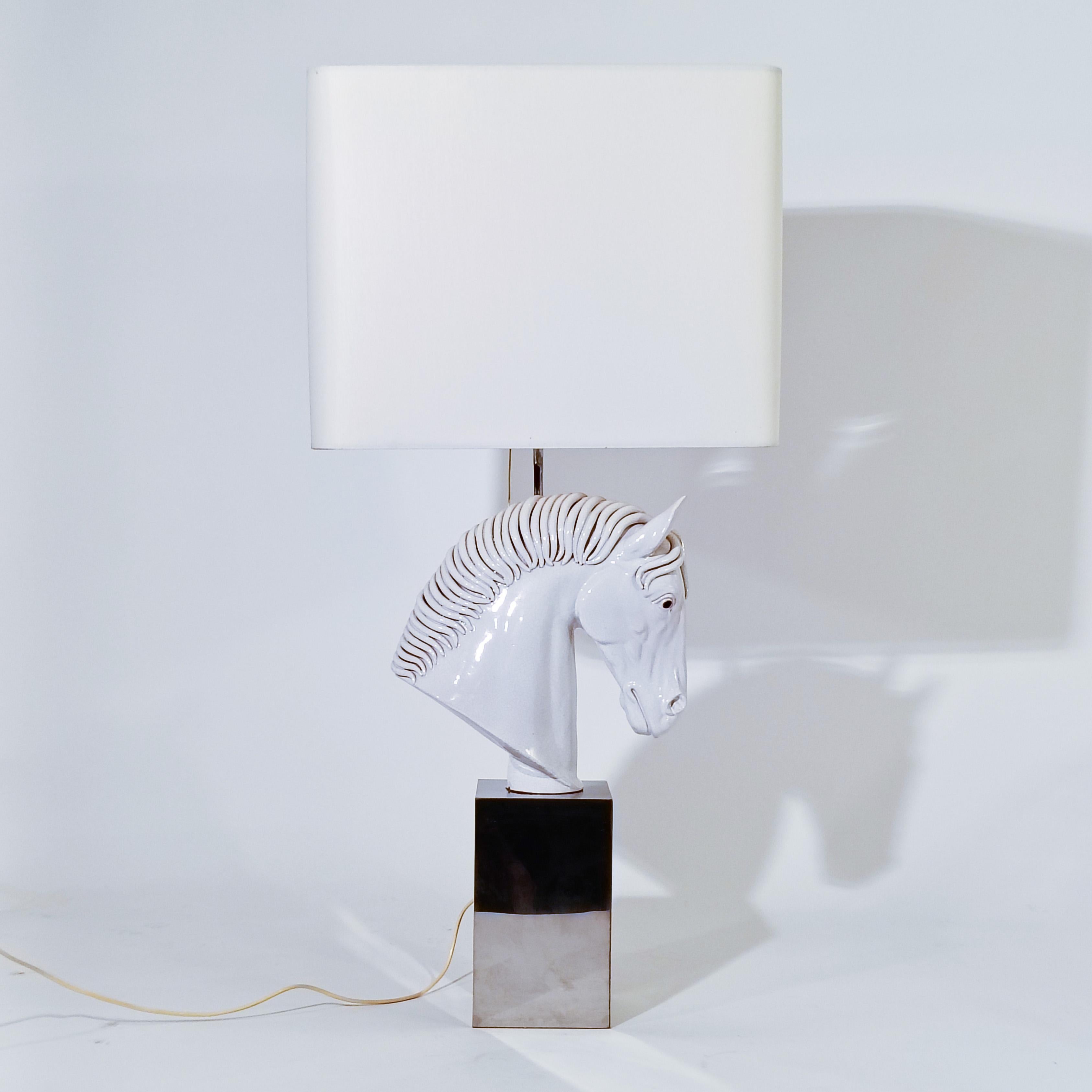 Sculpté à la main Antonio Campuzano. Lampe de table sculpture de cheval en céramique faite à la main, Espagne, années 1970 en vente