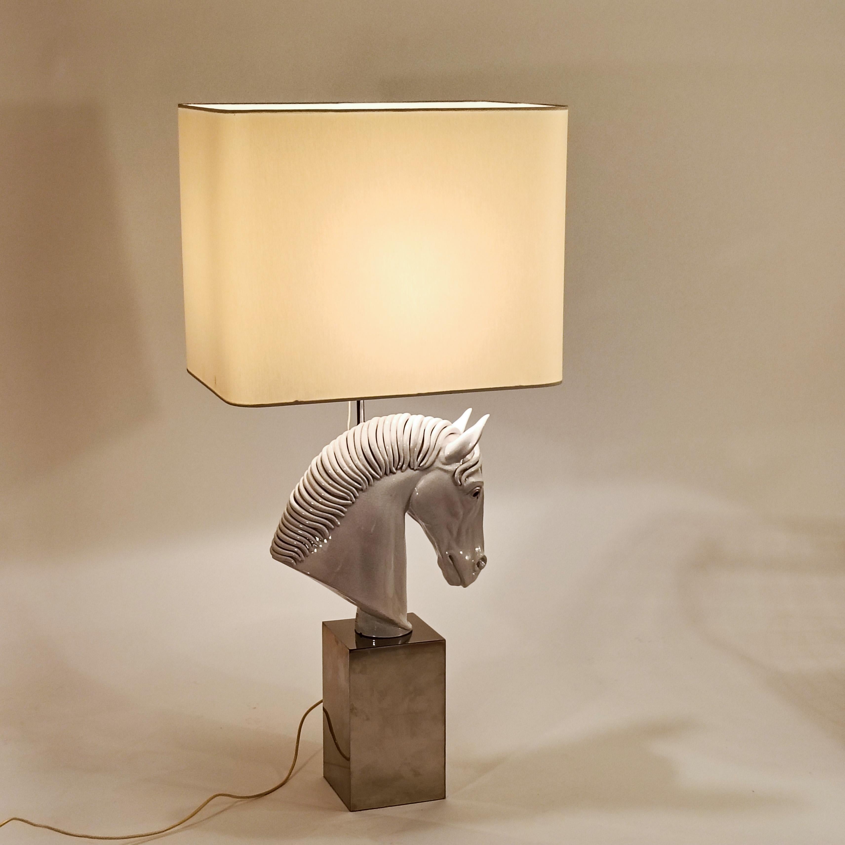 Métal Antonio Campuzano. Lampe de table sculpture de cheval en céramique faite à la main, Espagne, années 1970 en vente