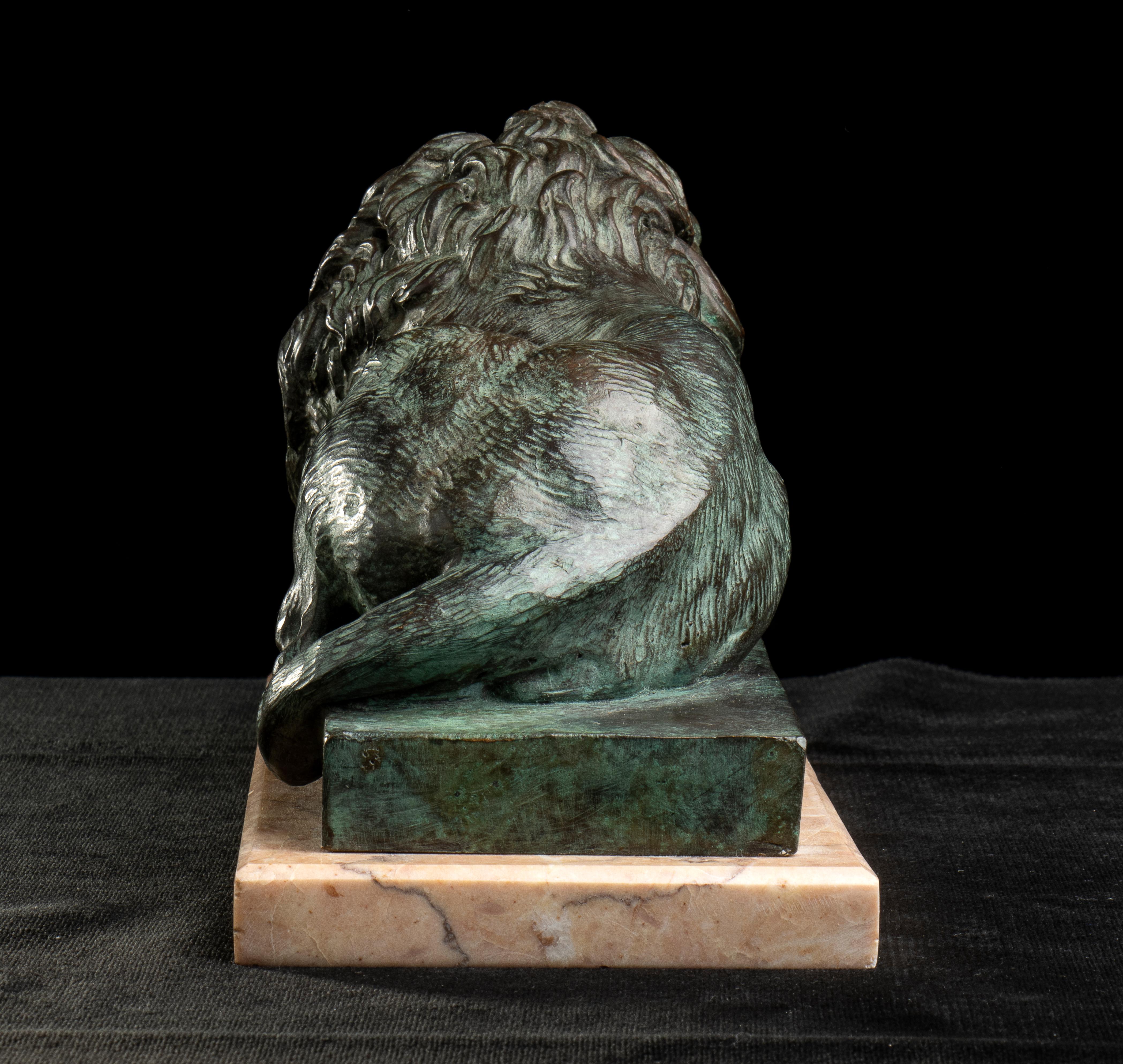 Paire de sculptures de lions en bronze sur socle en marbre à la manière d'Antonio Canova 4