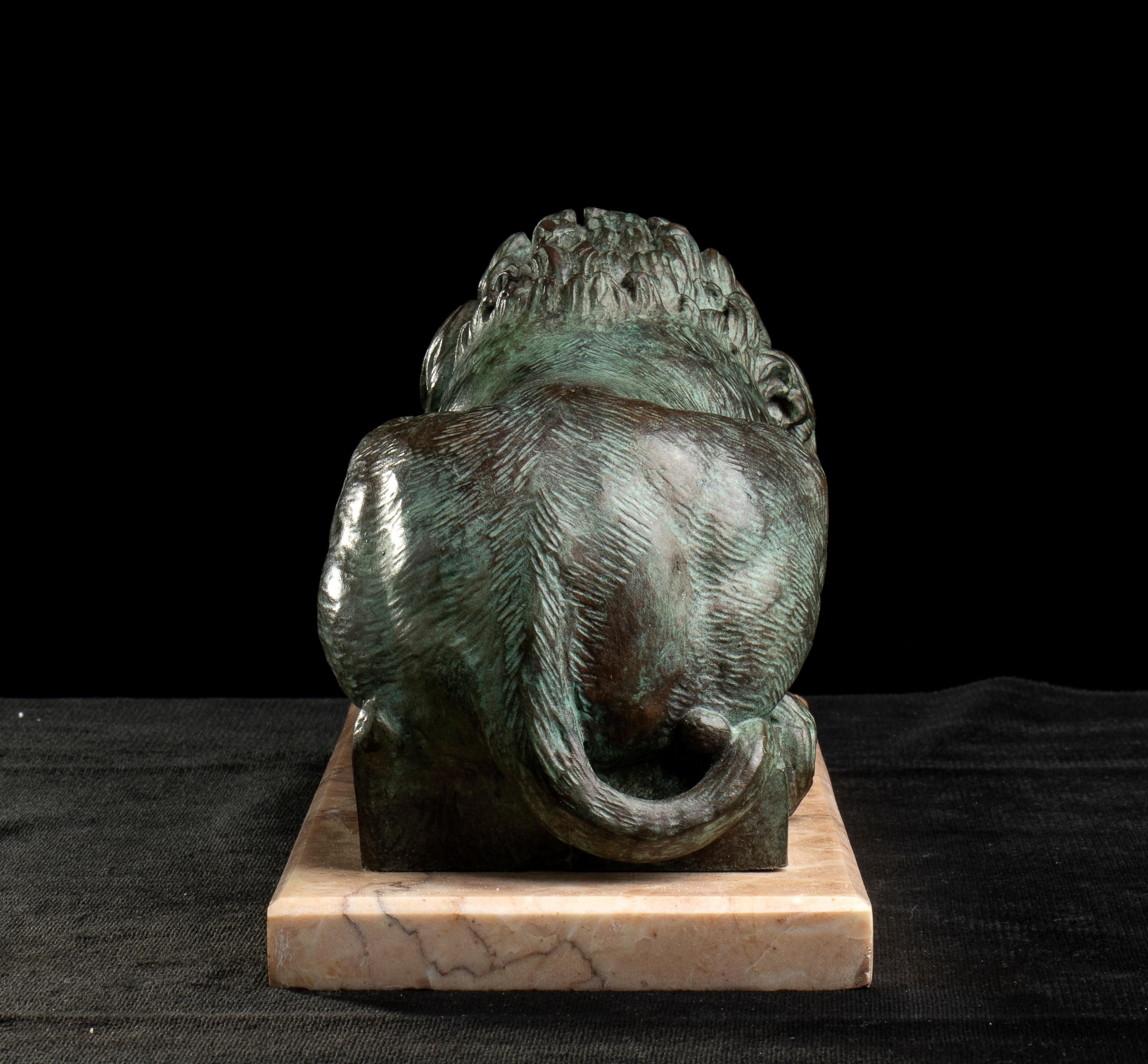 Paire de sculptures de lions en bronze sur socle en marbre à la manière d'Antonio Canova 8