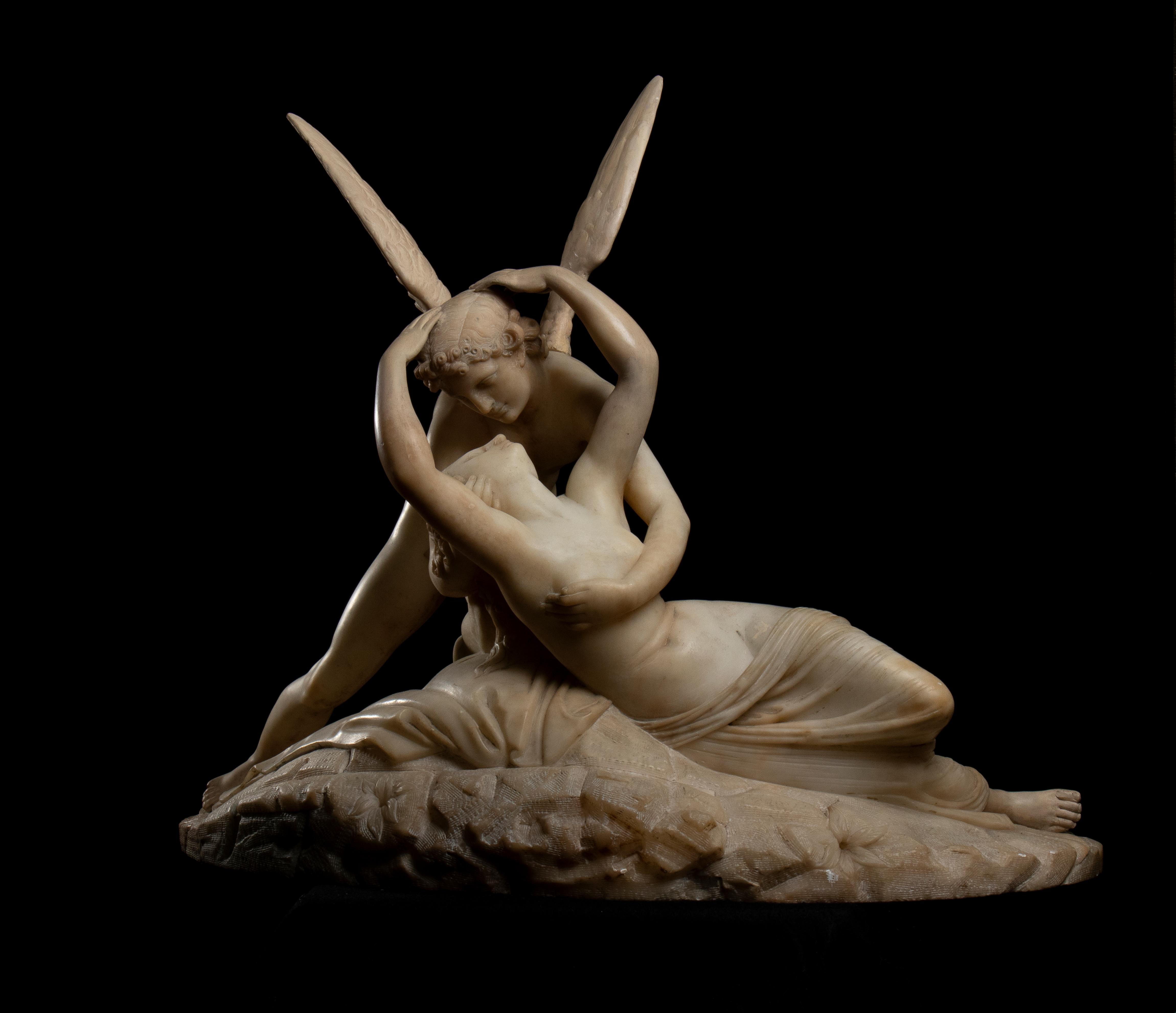 Scultura in marmo alabastro bianco Psiche ravvivata dal bacio di Cupido di A. Canova - Sculpture di Antonio Canova
