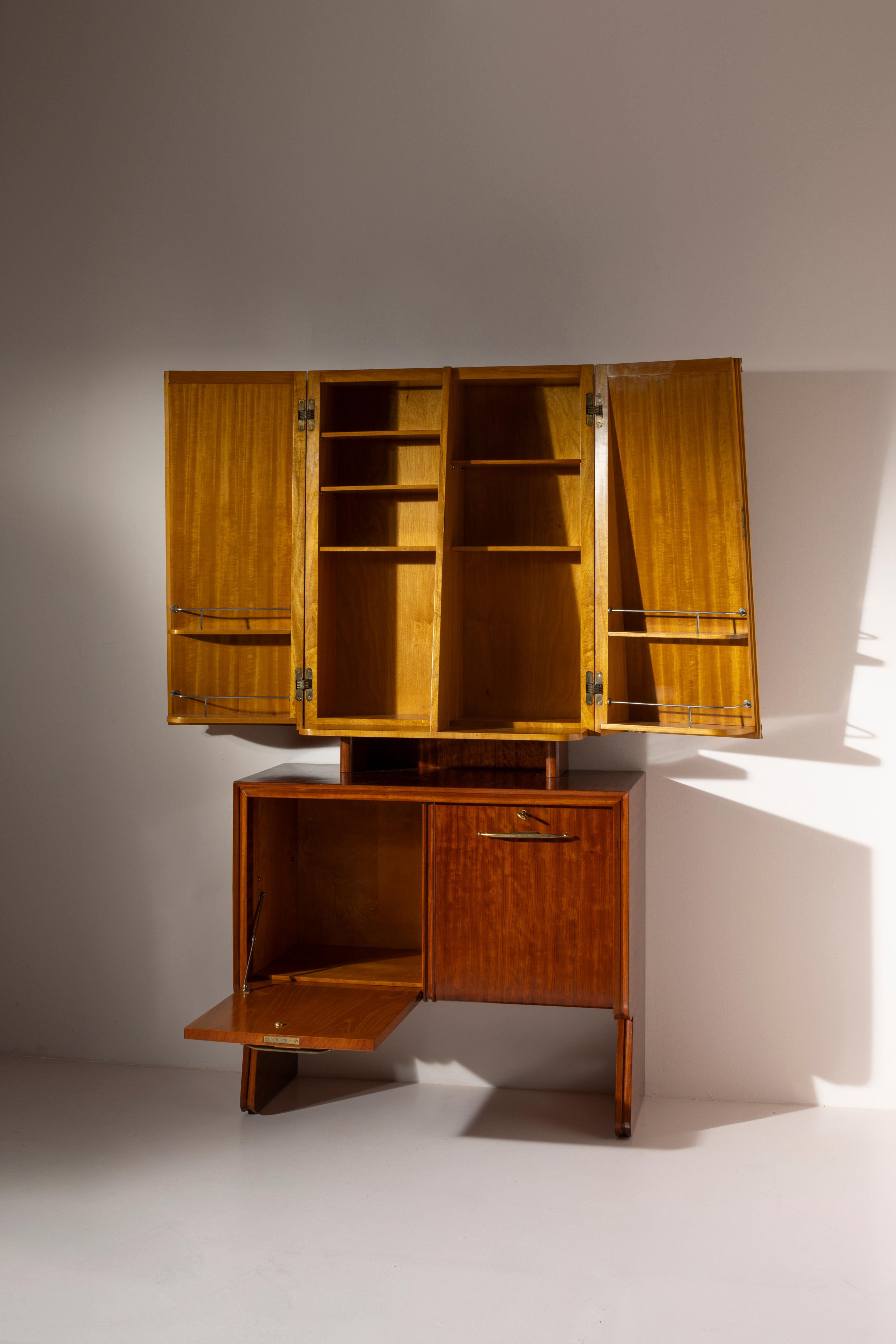 Italian Antonio Cassi Ramelli two bodies bar cabinet made of wood and brass, Italy 1950s For Sale