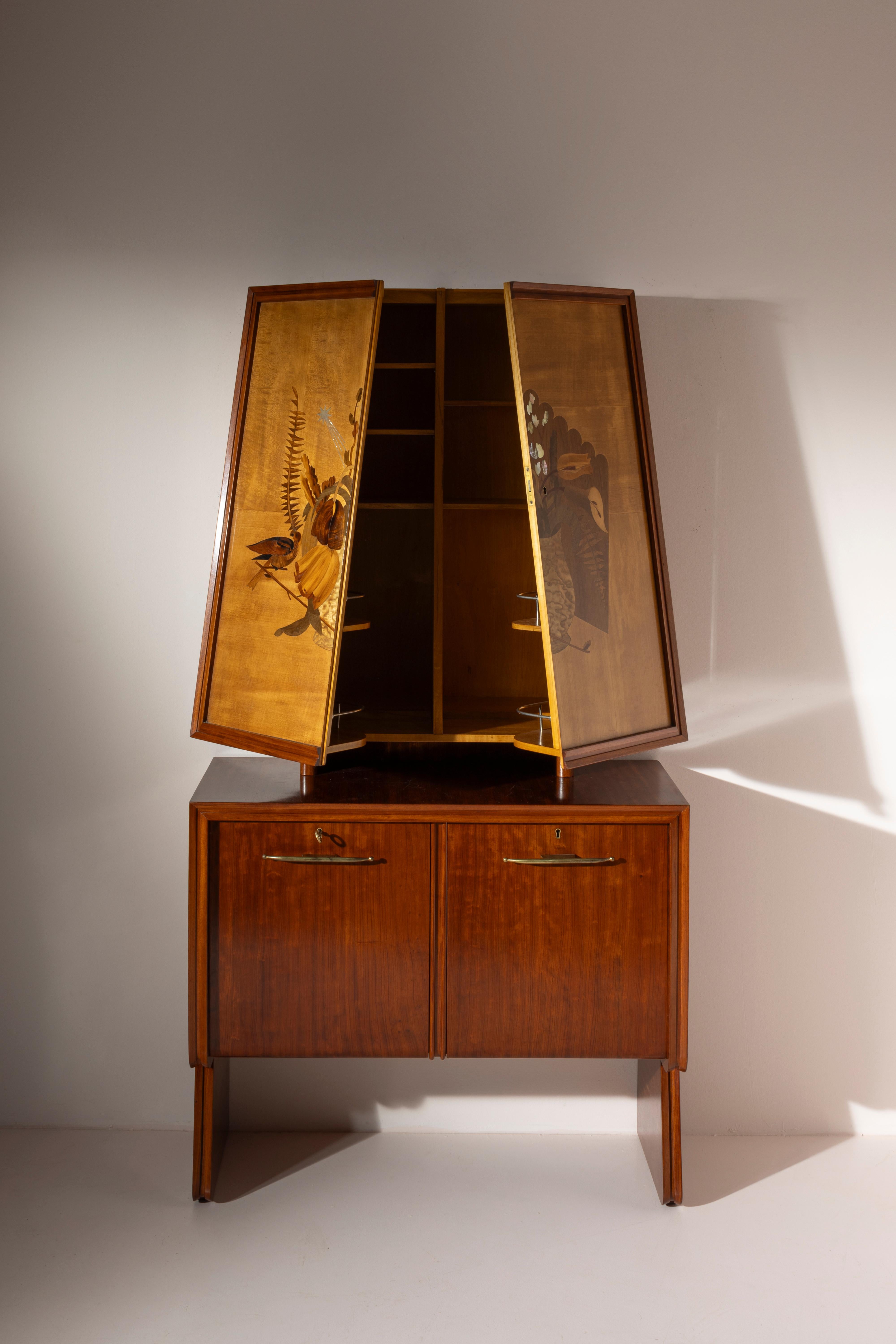 Antonio Cassi Ramelli two bodies bar cabinet made of wood and brass, Italy 1950s For Sale 1