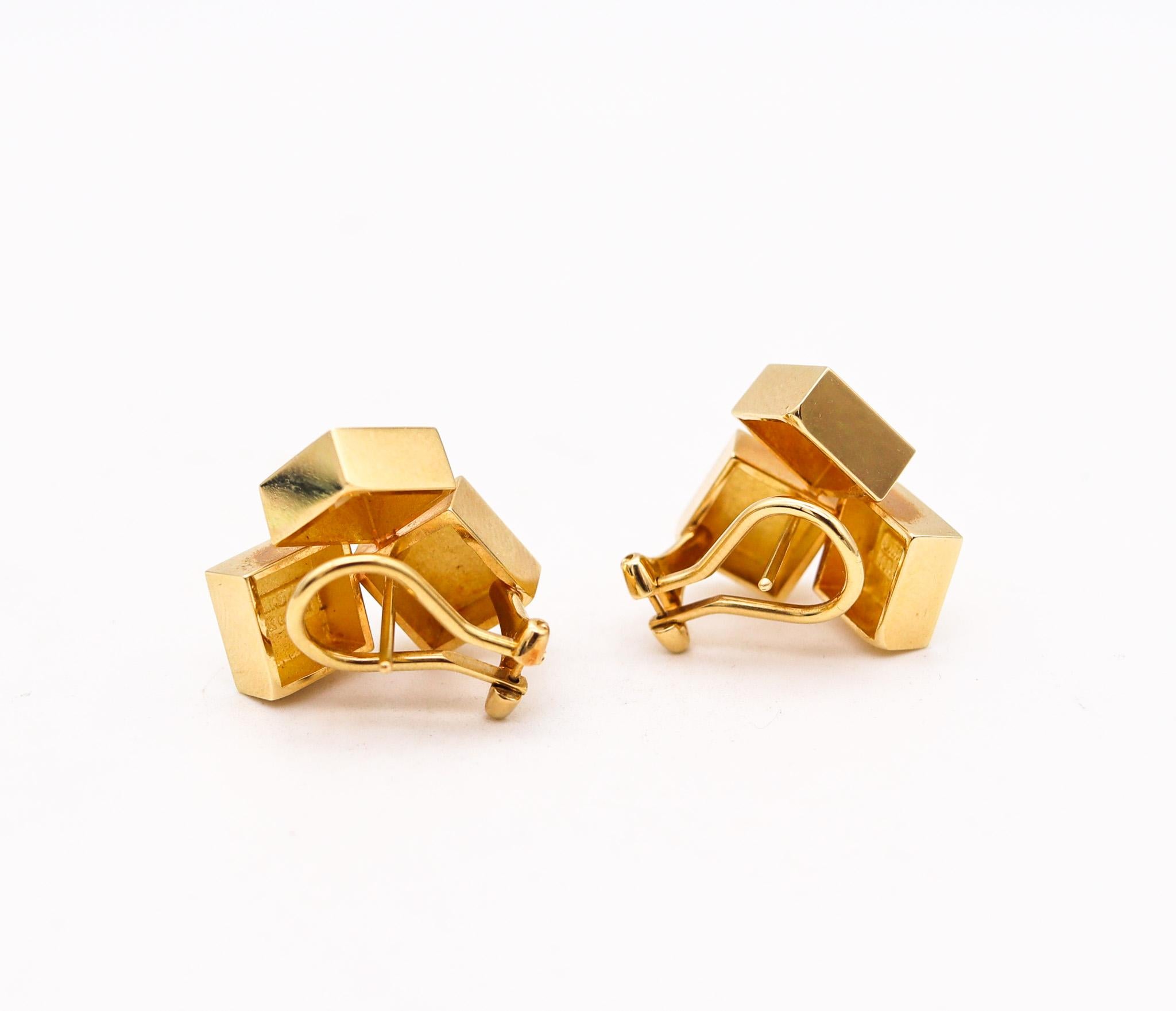Modernist Antonio Cavelti 1970 For Birks Geometric Sculptural Earrings In 18Kt Yellow Gold For Sale