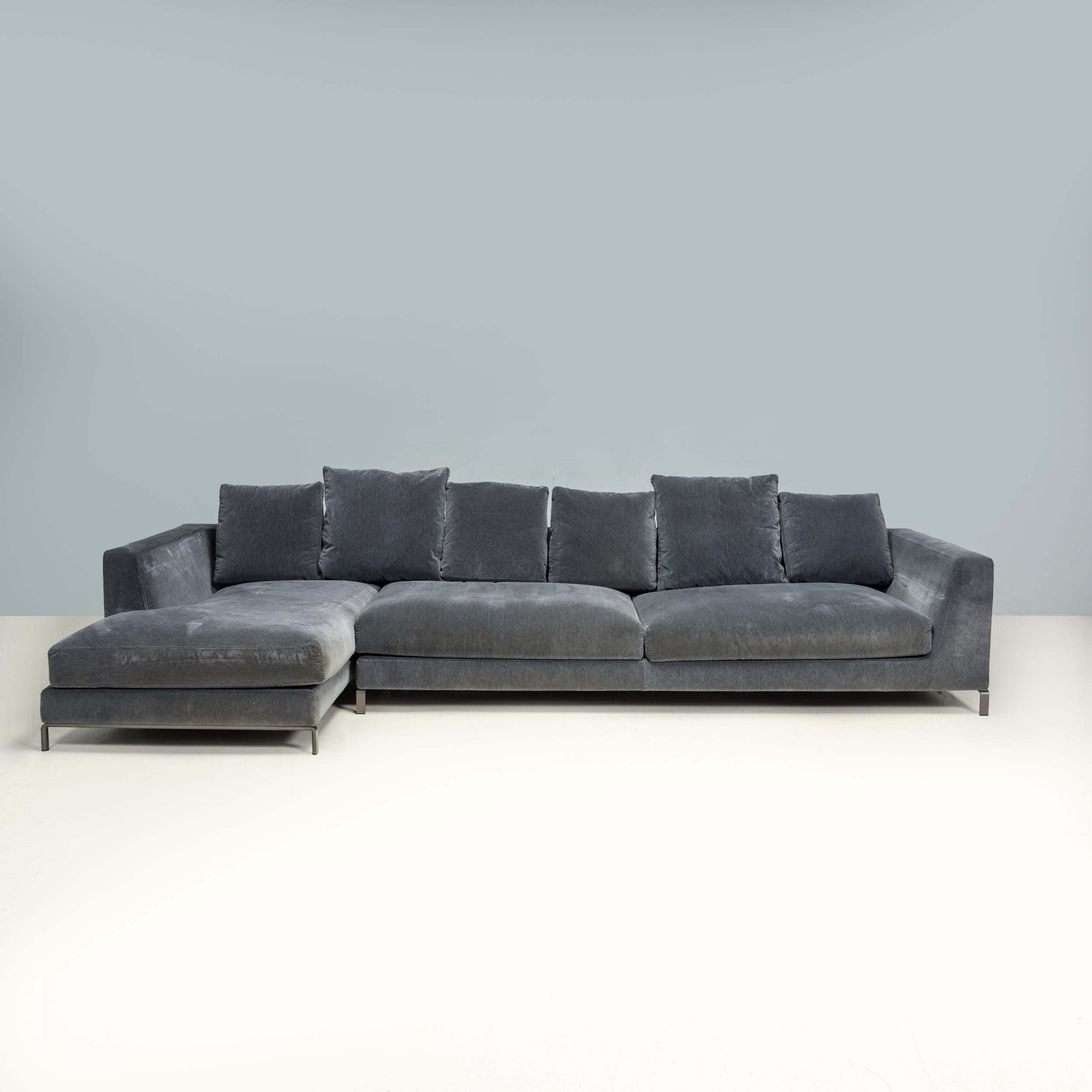 Originally designed by Antonio Citterio for B&B Italia in 2012, the Ray sofa is a fantastic example of contemporary Italian design.

Constructed from tubular steel, the modular sofa has two components, sitting on a slimline base in a bronze nickel
