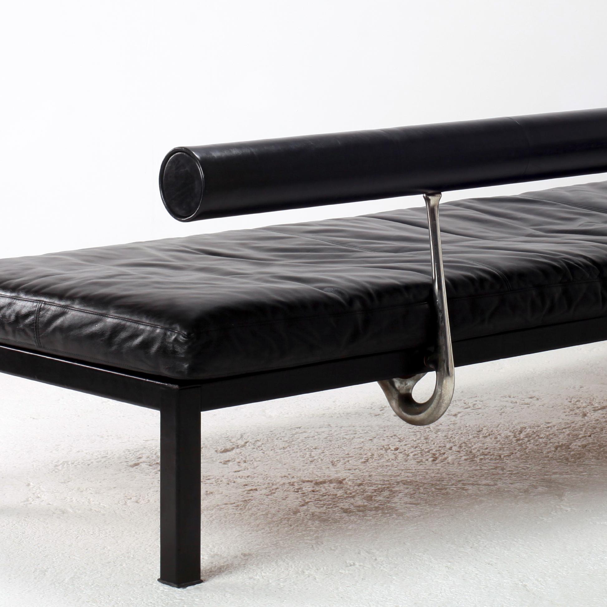 Antonio Citterio Black Leather Daybed Model Sity B&B, Italia, 1980's 6