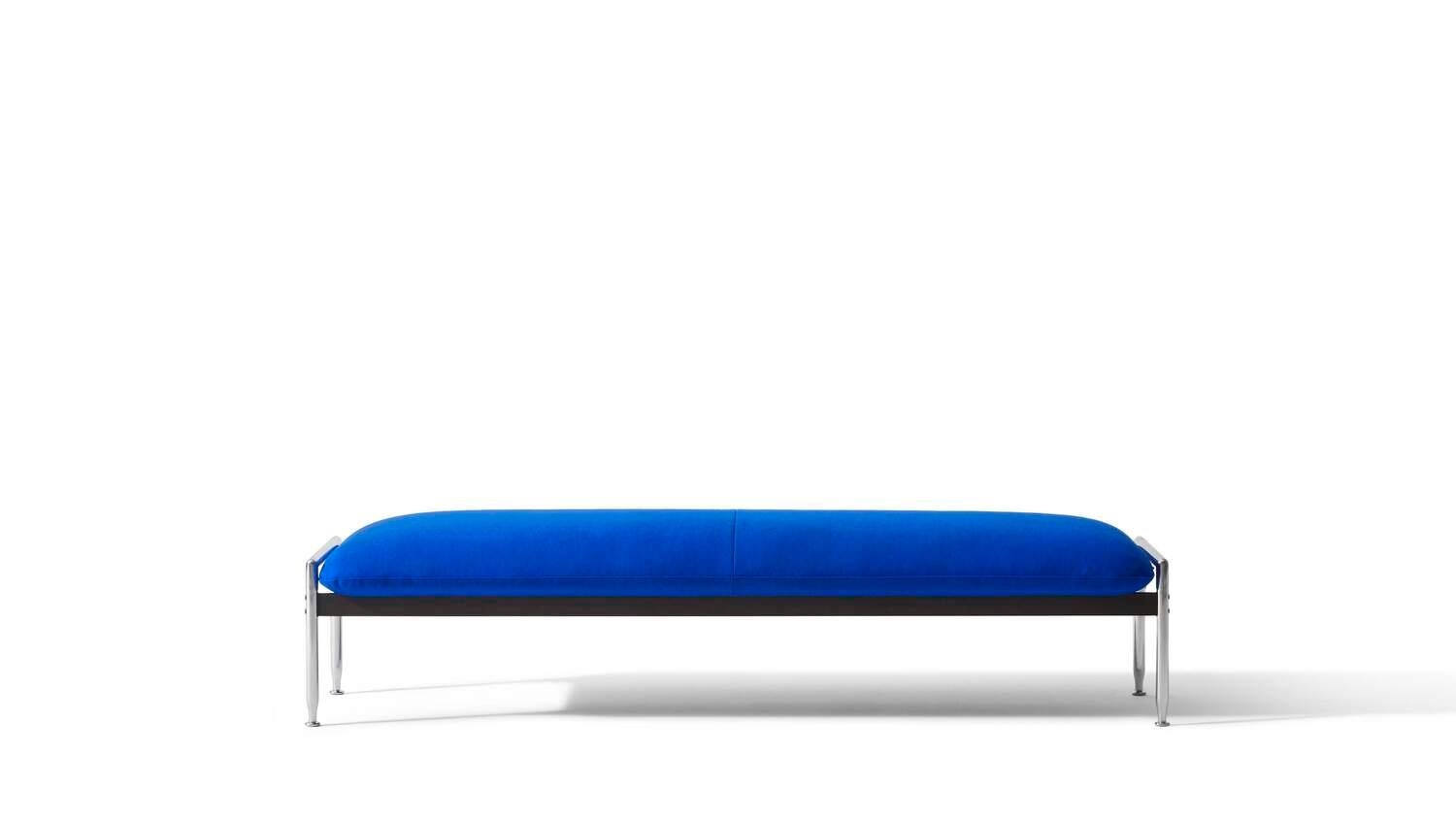 Antonio Citterio Esosoft bench
Manufactured by Cassina in Itlay

A living room system designed to define the domestic landscape in a fluid, flexible manner. This is Esosoft ? the first project by Antonio Citterio for Cassina ? a modular sofa that